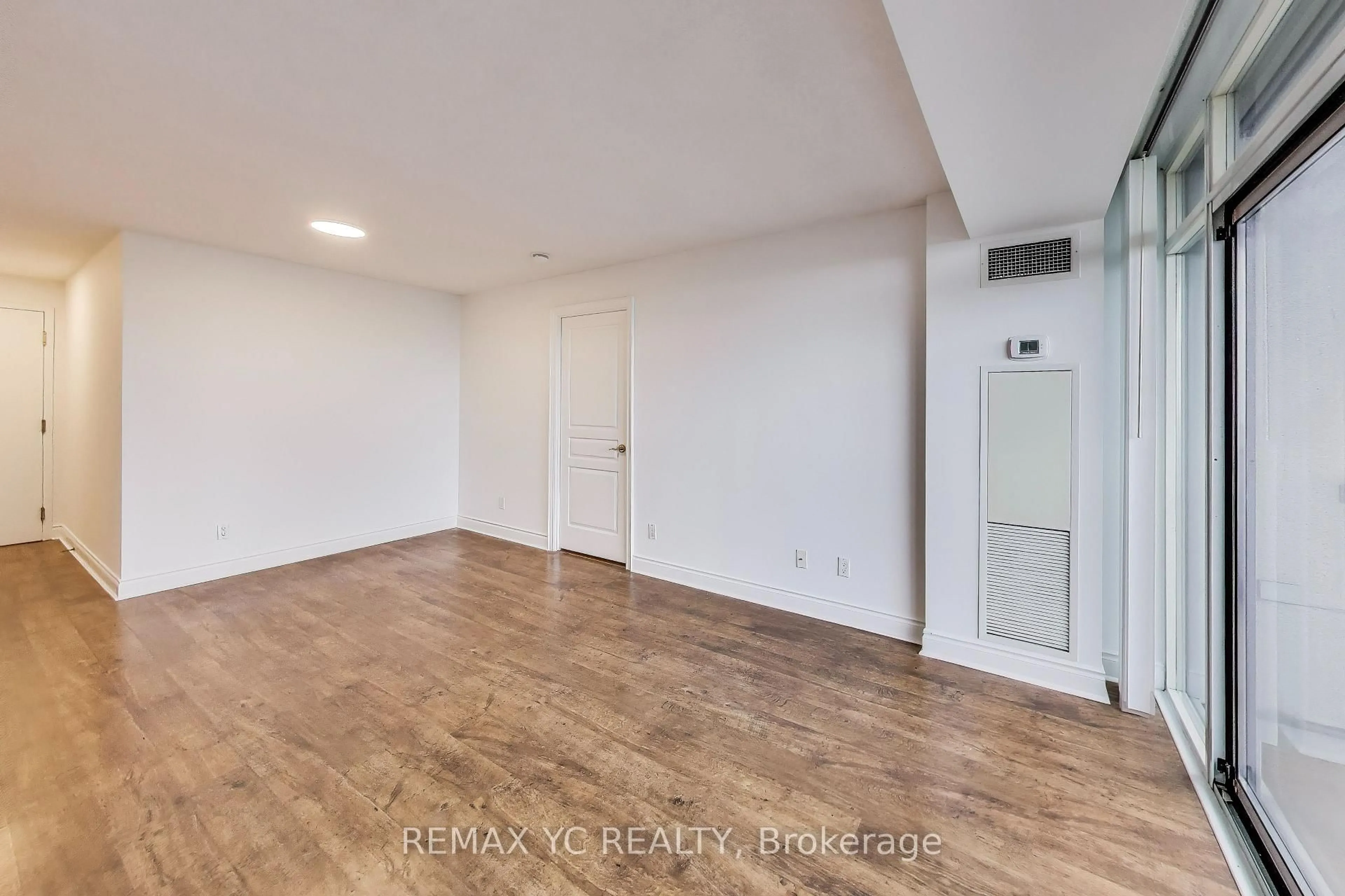 A pic of a room for 10 Northtown Way #2001, Toronto Ontario M2N 7L4