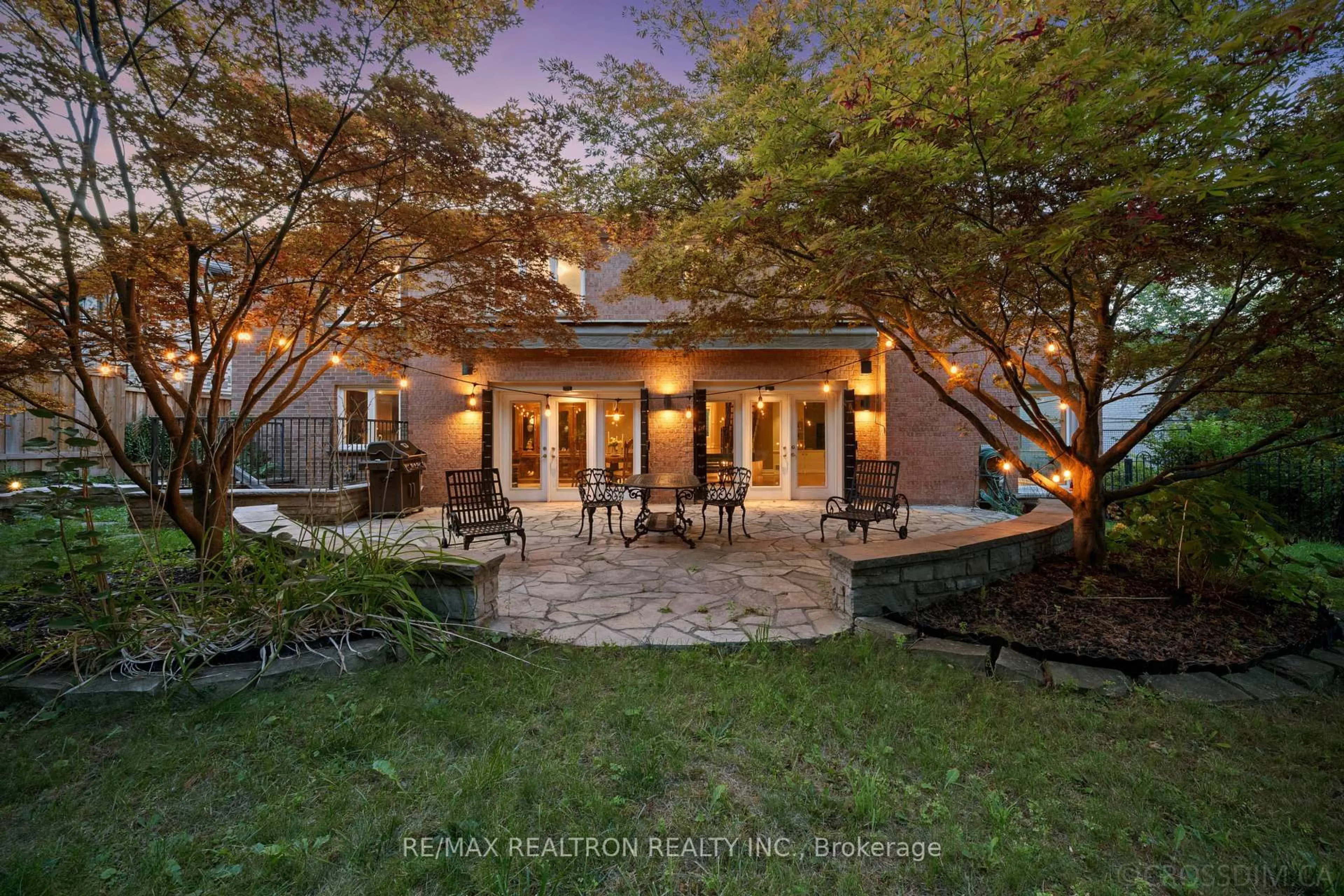 Patio, street for 9 Montressor Dr, Toronto Ontario M2P 1Y9