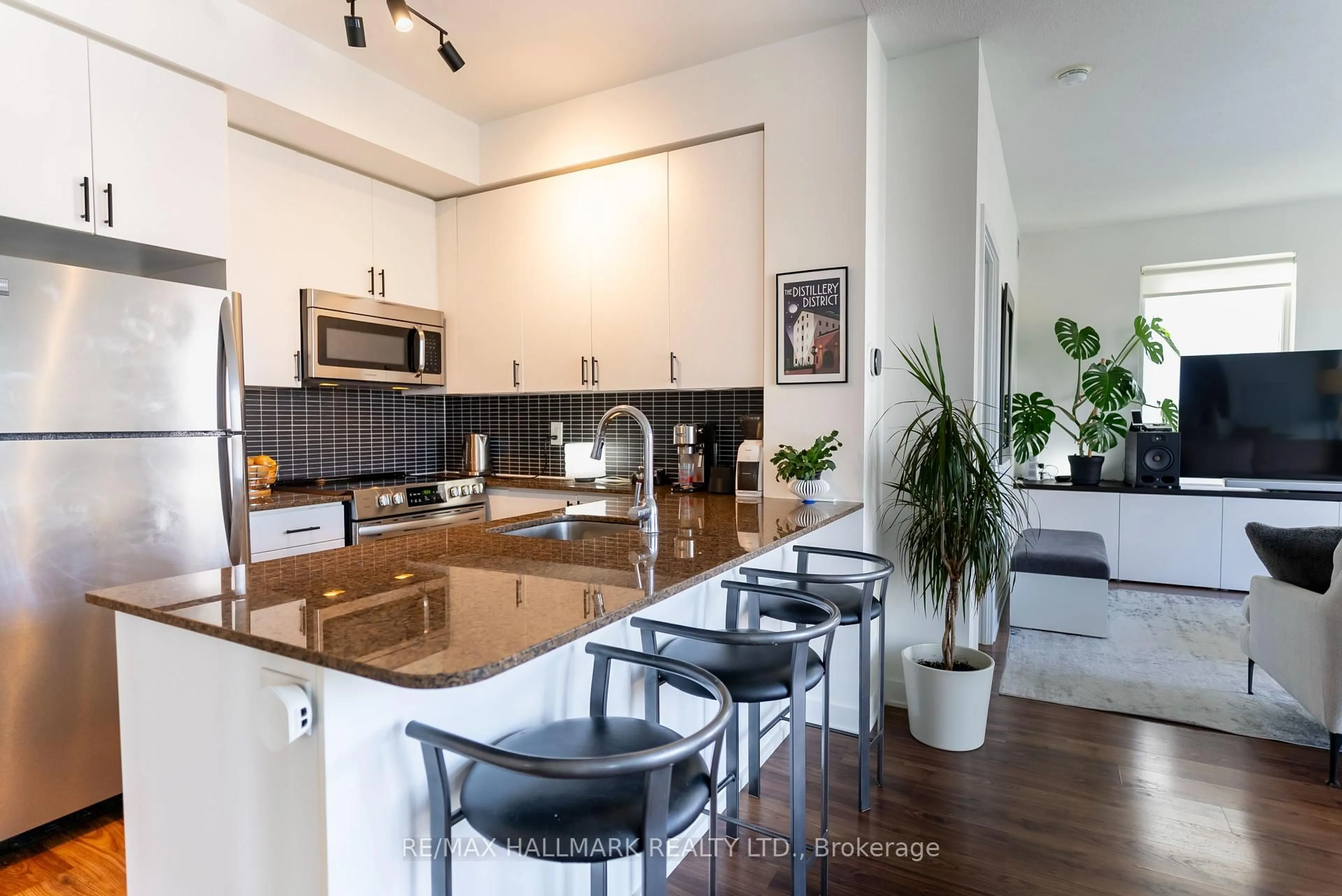 Open concept kitchen, unknown for 260 Sackville St #813, Toronto Ontario M5A 0B3