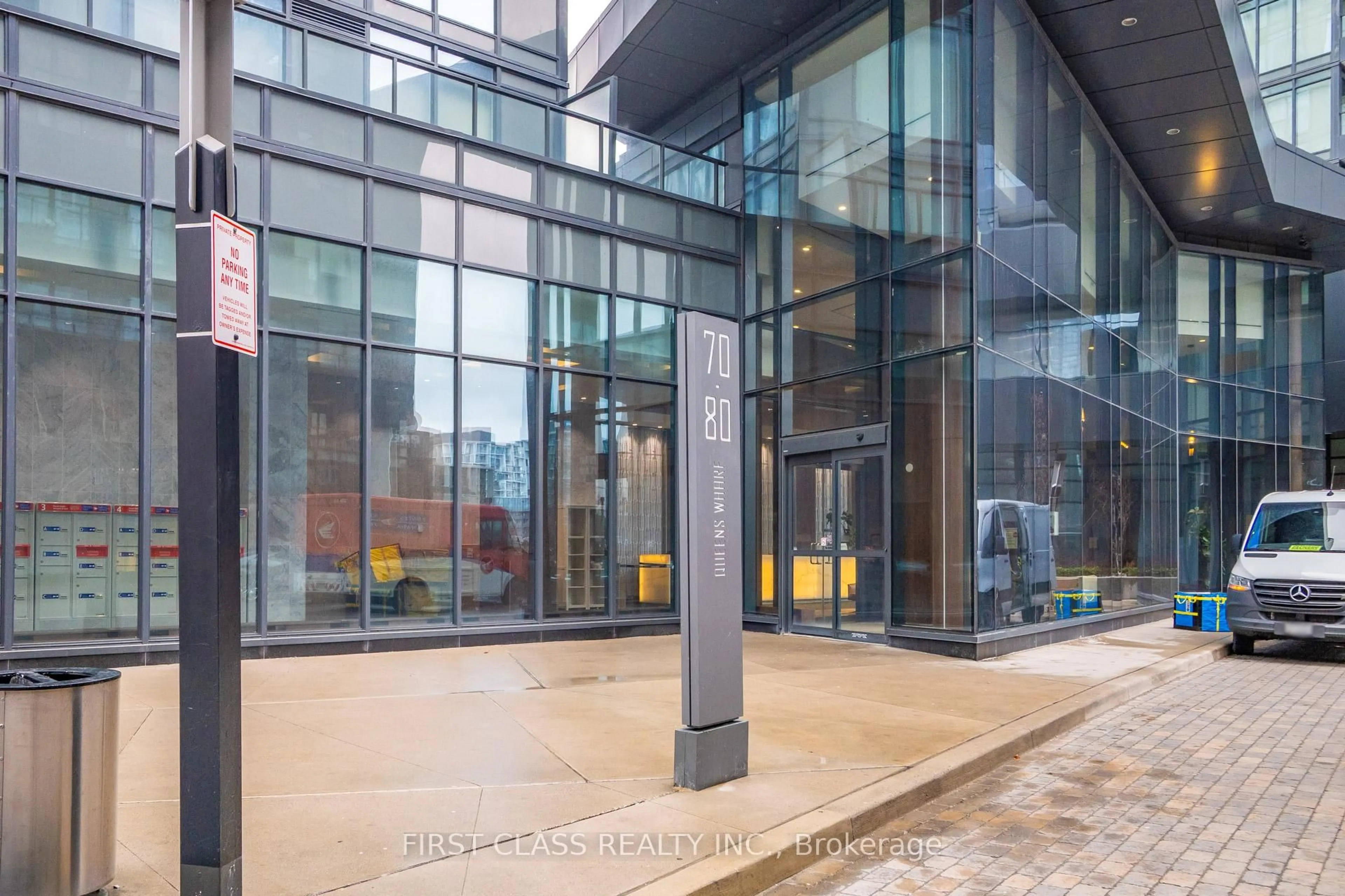 Indoor foyer for 80 Queens Wharf Rd #1106, Toronto Ontario M5V 0J3