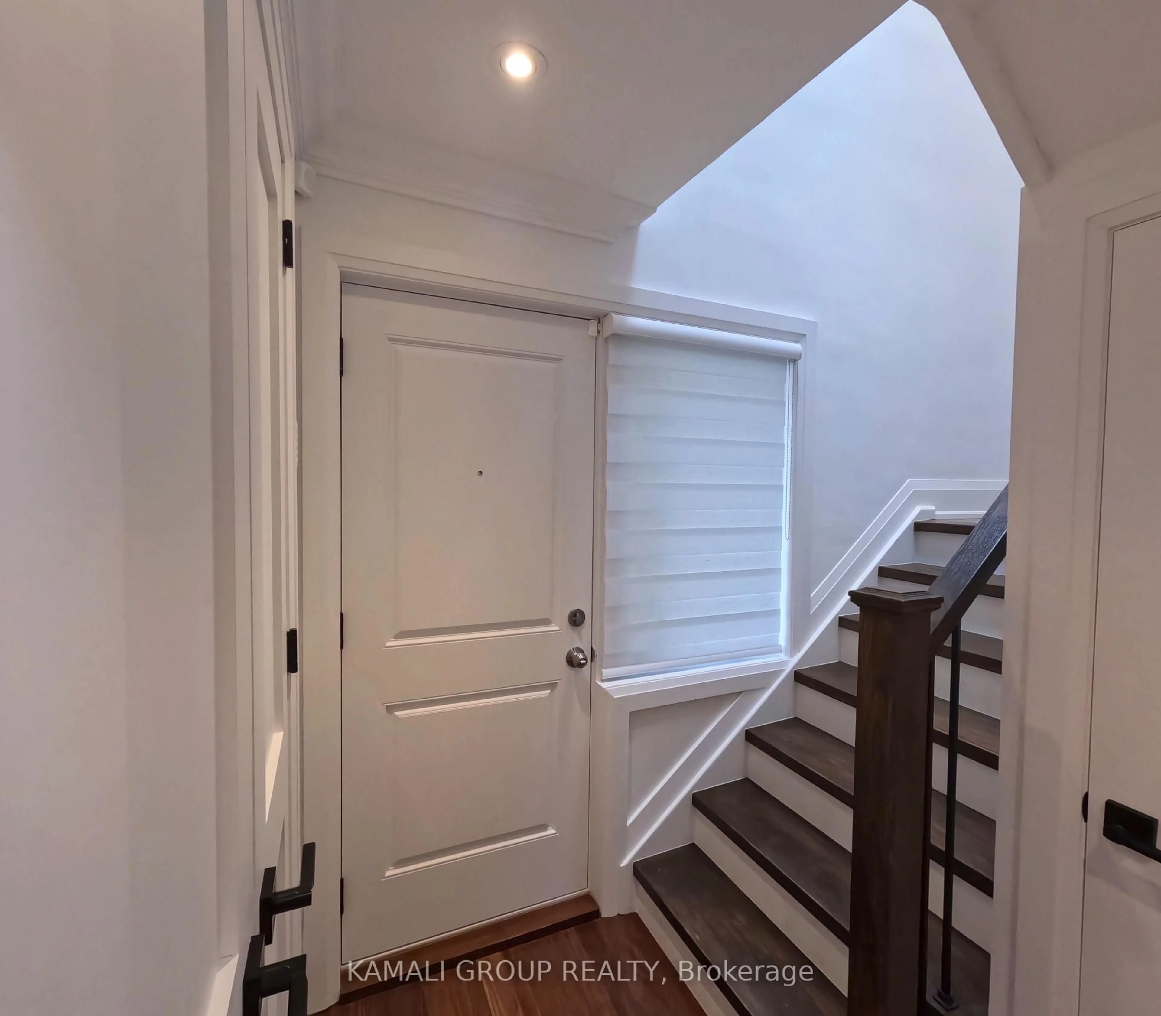 Indoor entryway for 77 Hove St, Toronto Ontario M3H 4Z2