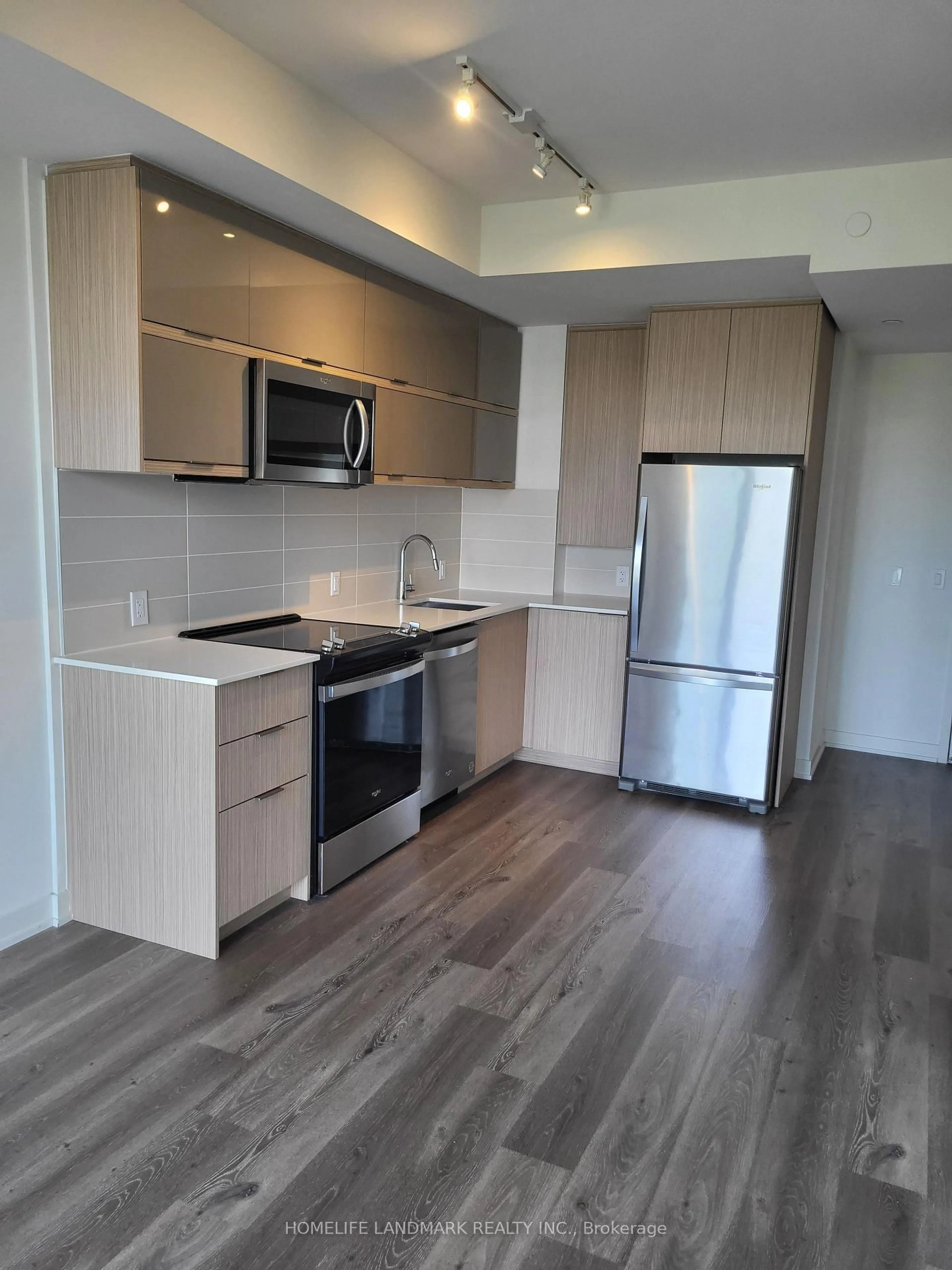 Standard kitchen, wood/laminate floor for 10 Deerlick Crt #509, Toronto Ontario M3A 0A7