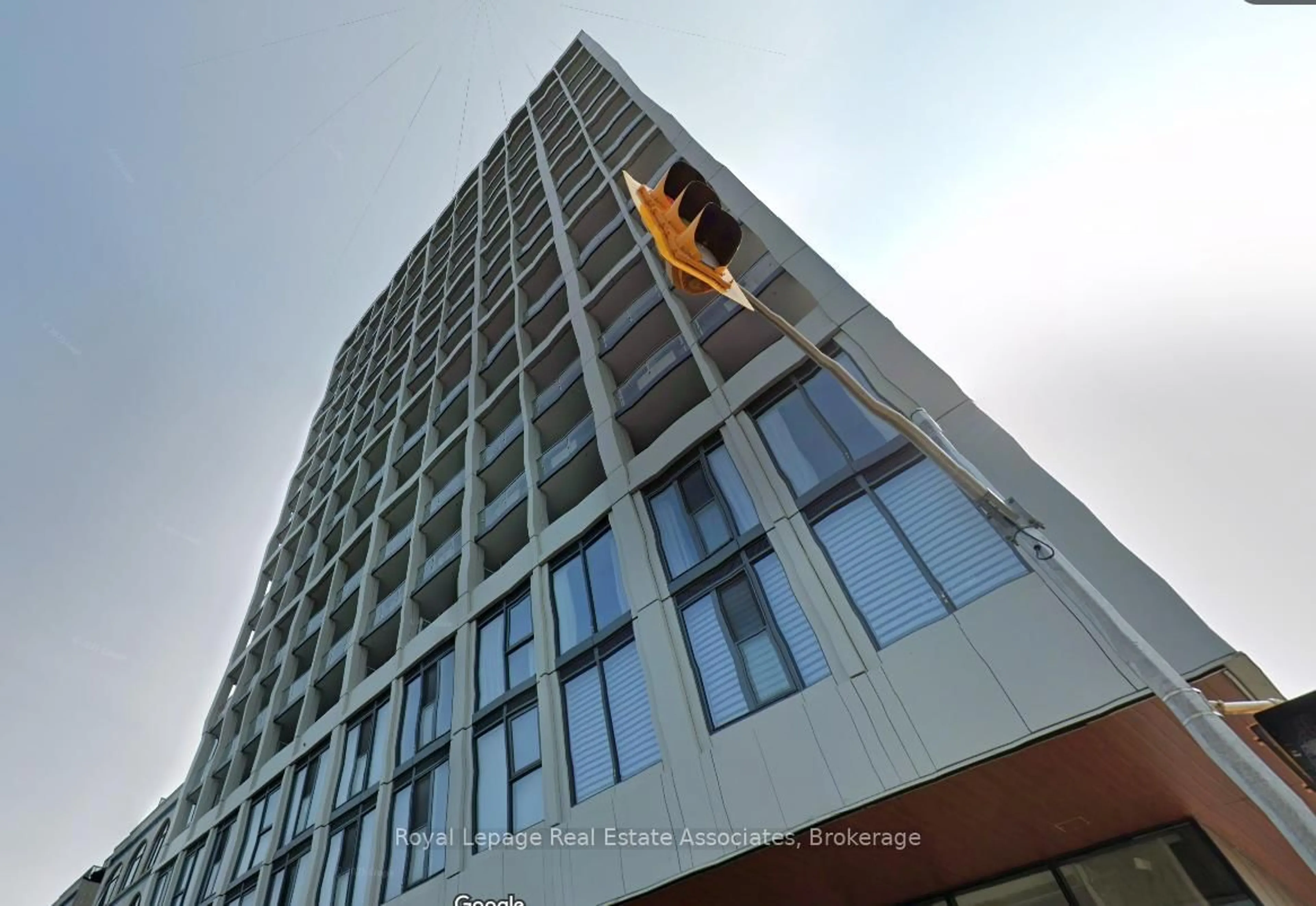Unknown for 2020 Bathurst St #211, Toronto Ontario M5P 0A6