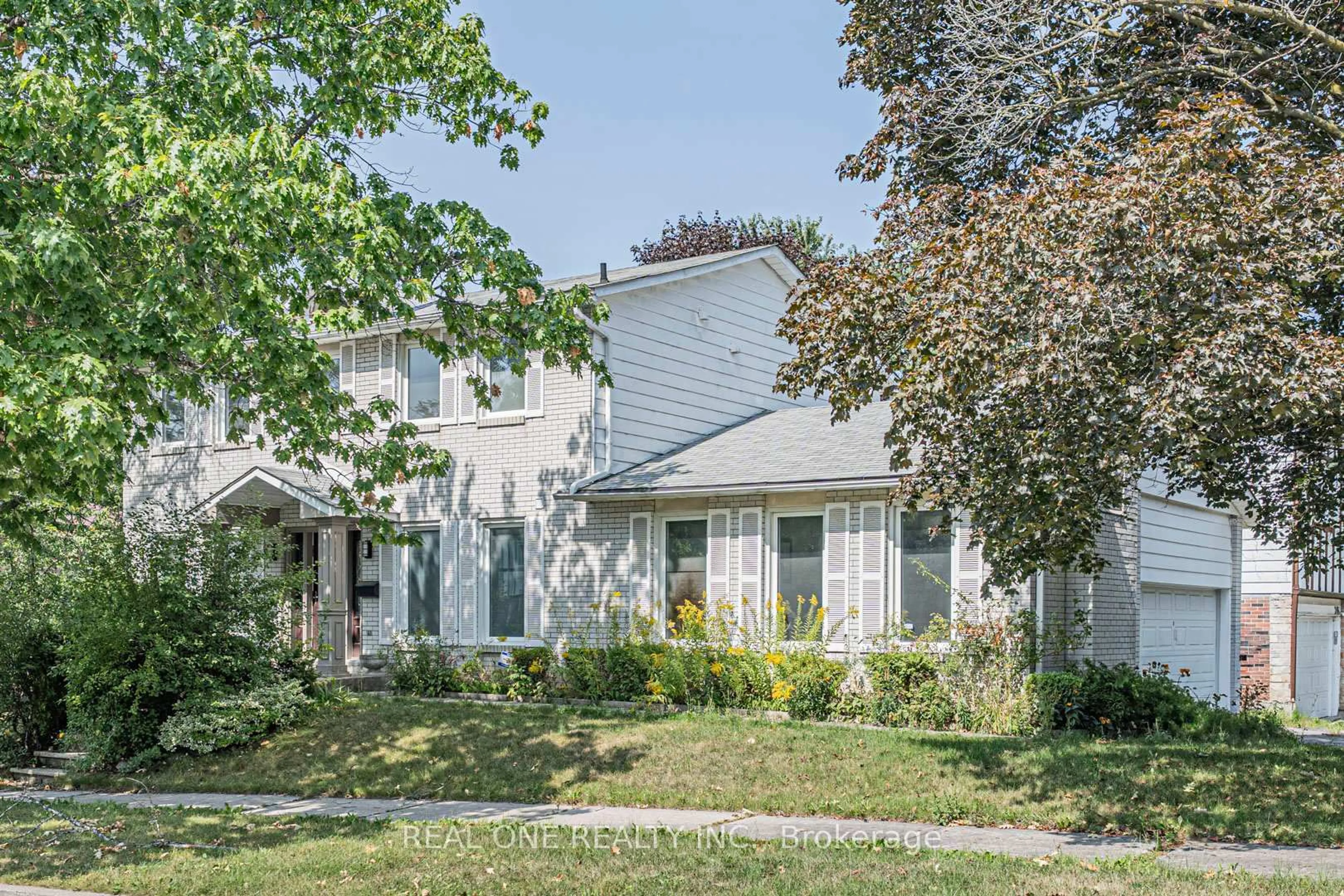 Home with vinyl exterior material, street for 25 Tumbleweed Rd, Toronto Ontario M2J 2N2