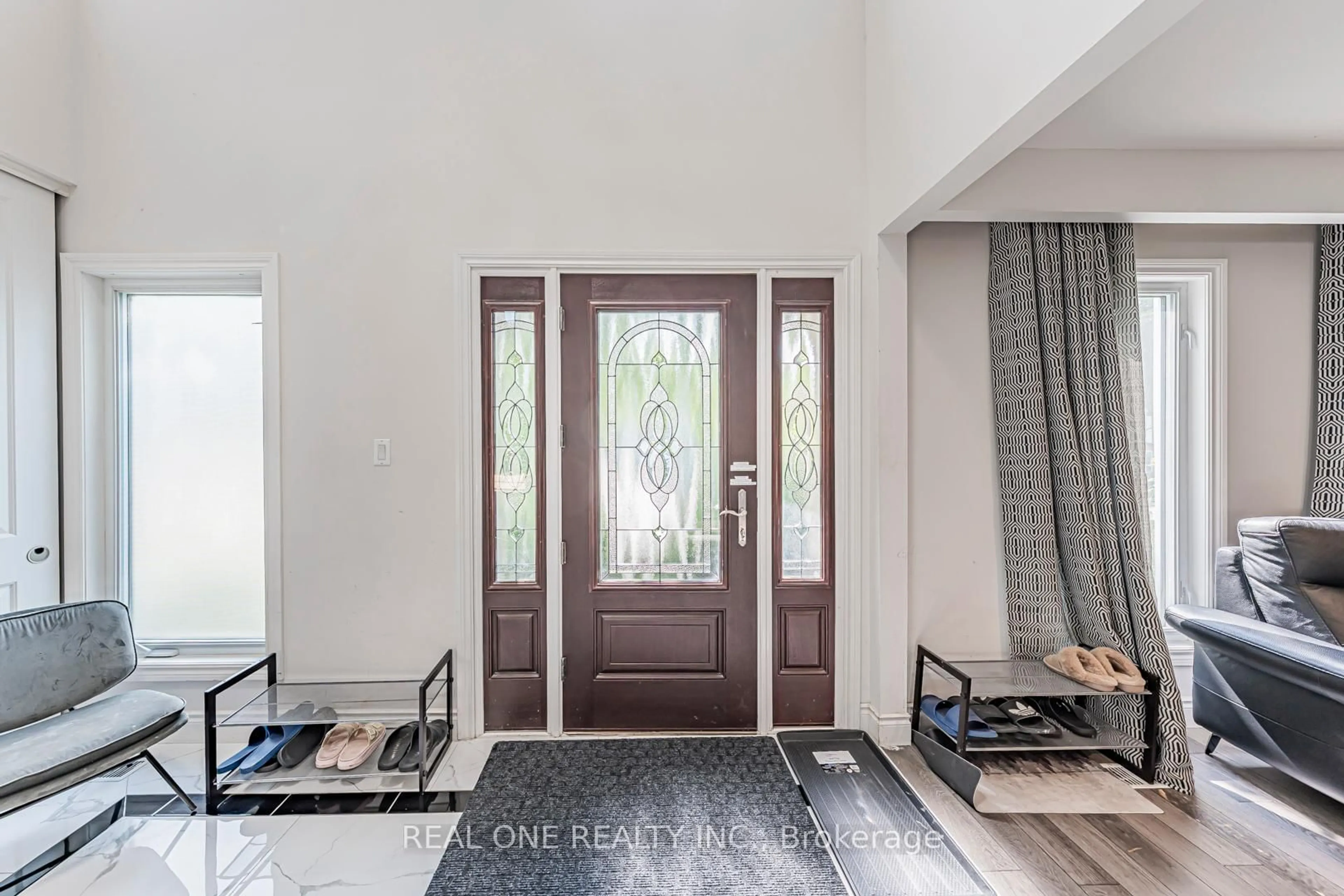 Indoor entryway for 25 Tumbleweed Rd, Toronto Ontario M2J 2N2