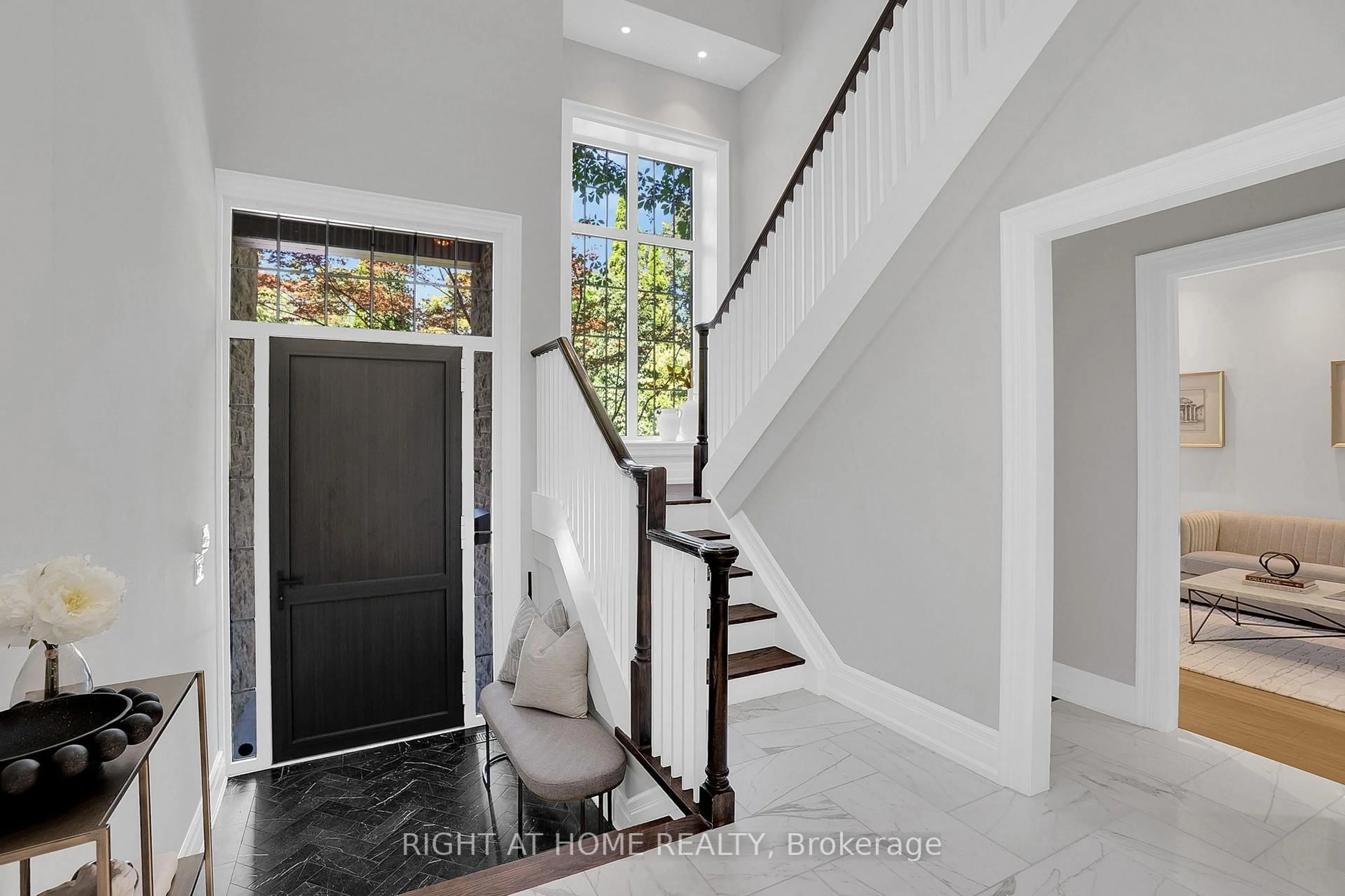 Indoor entryway for 123 South Dr, Toronto Ontario M4W 1R9