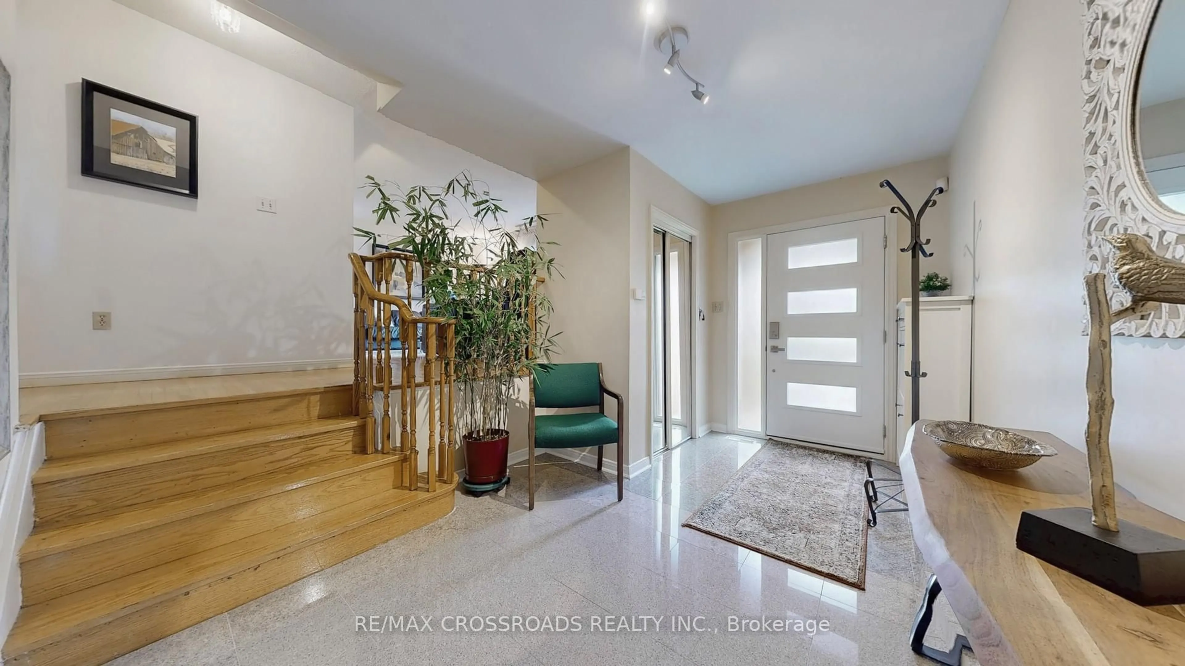 Indoor foyer for 218 Kingslake Rd, Toronto Ontario M2J 3G8