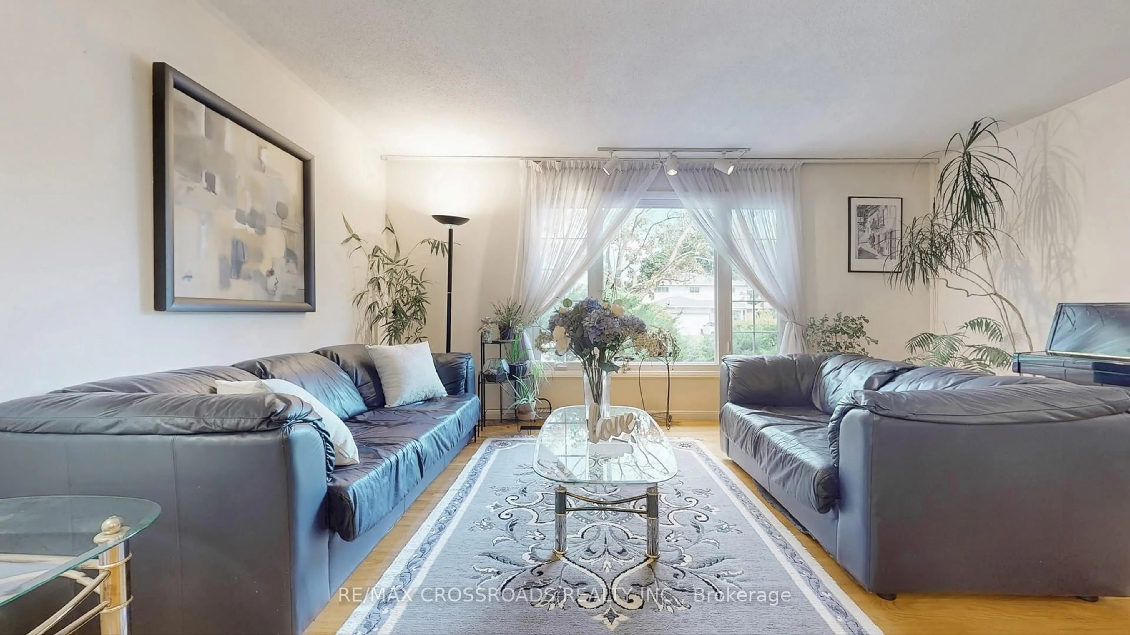 Living room with furniture, unknown for 218 Kingslake Rd, Toronto Ontario M2J 3G8