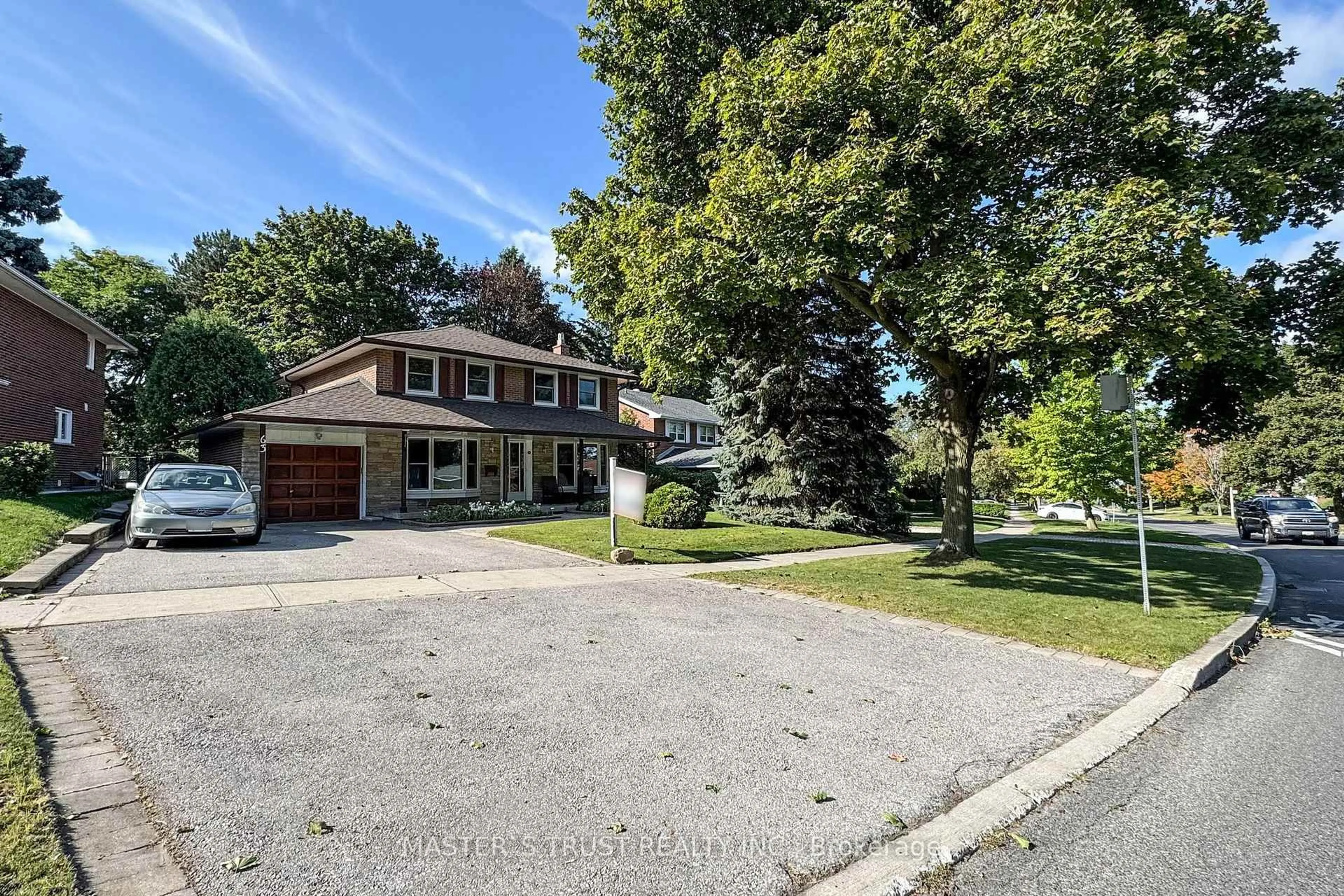 A pic from outside/outdoor area/front of a property/back of a property/a pic from drone, street for 63 McNicoll Ave, Toronto Ontario M2H 2B1