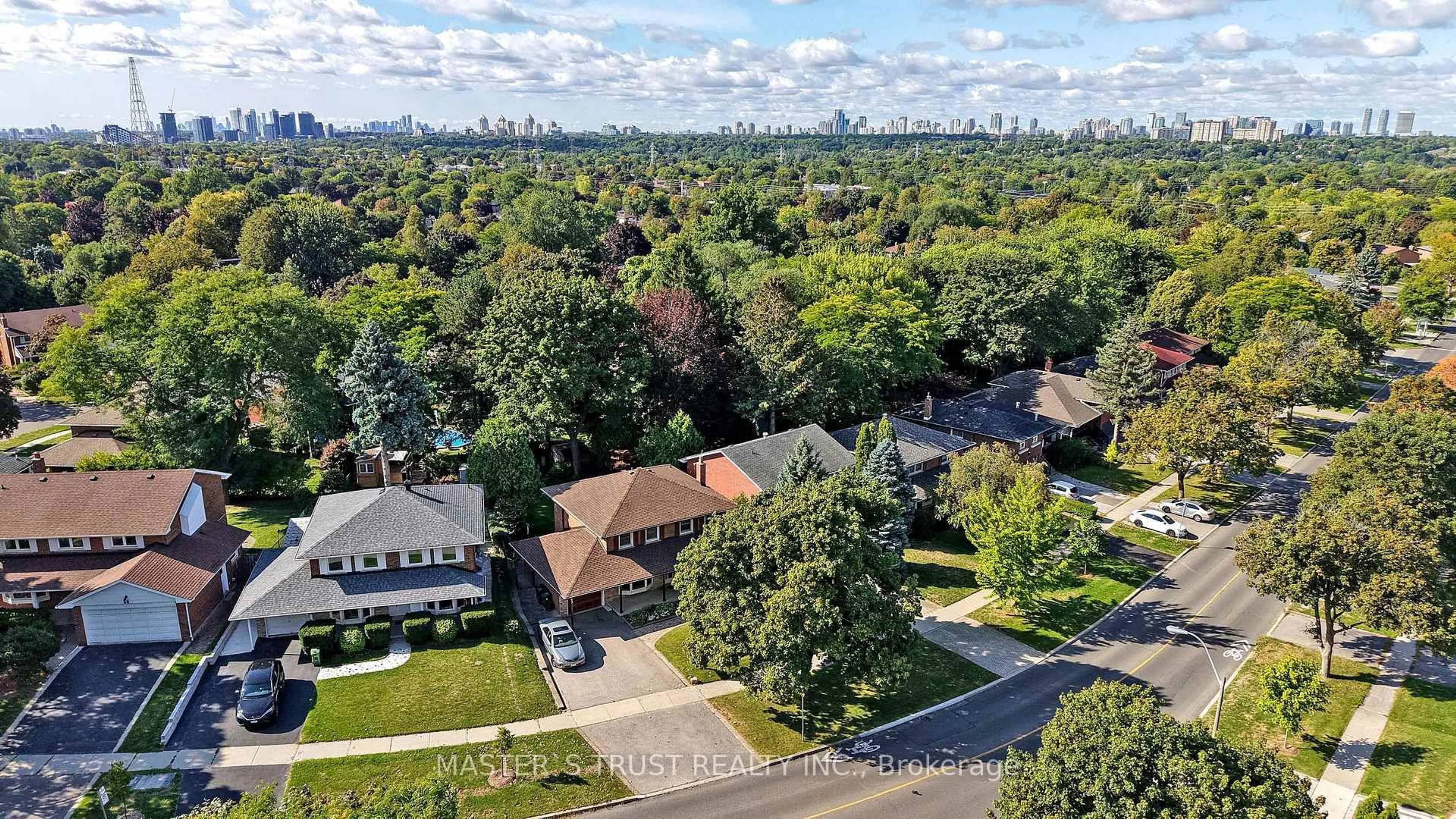 A pic from outside/outdoor area/front of a property/back of a property/a pic from drone, street for 63 McNicoll Ave, Toronto Ontario M2H 2B1