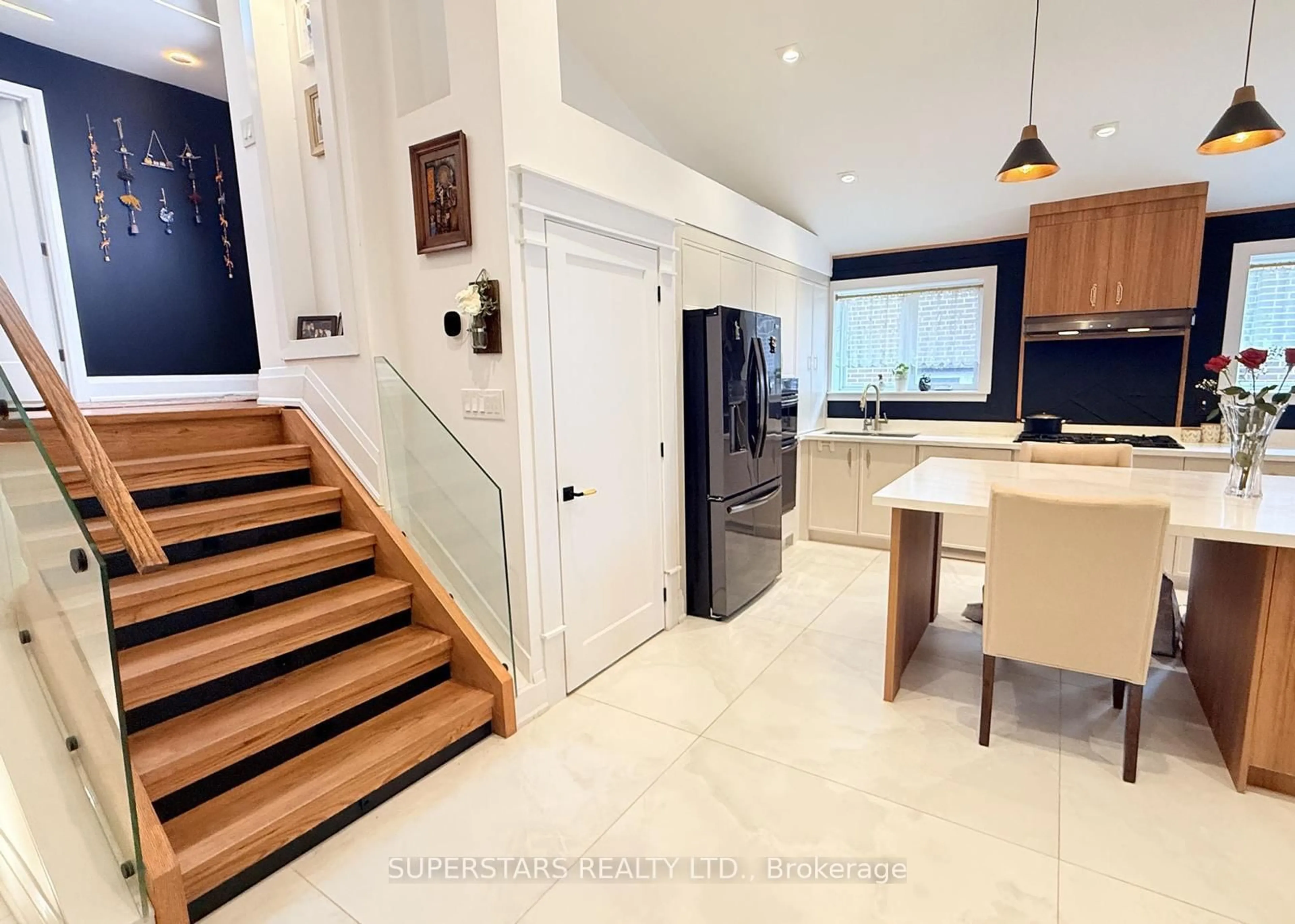 Contemporary kitchen, ceramic/tile floor for 55 Rockford Rd, Toronto Ontario M2R 3A6