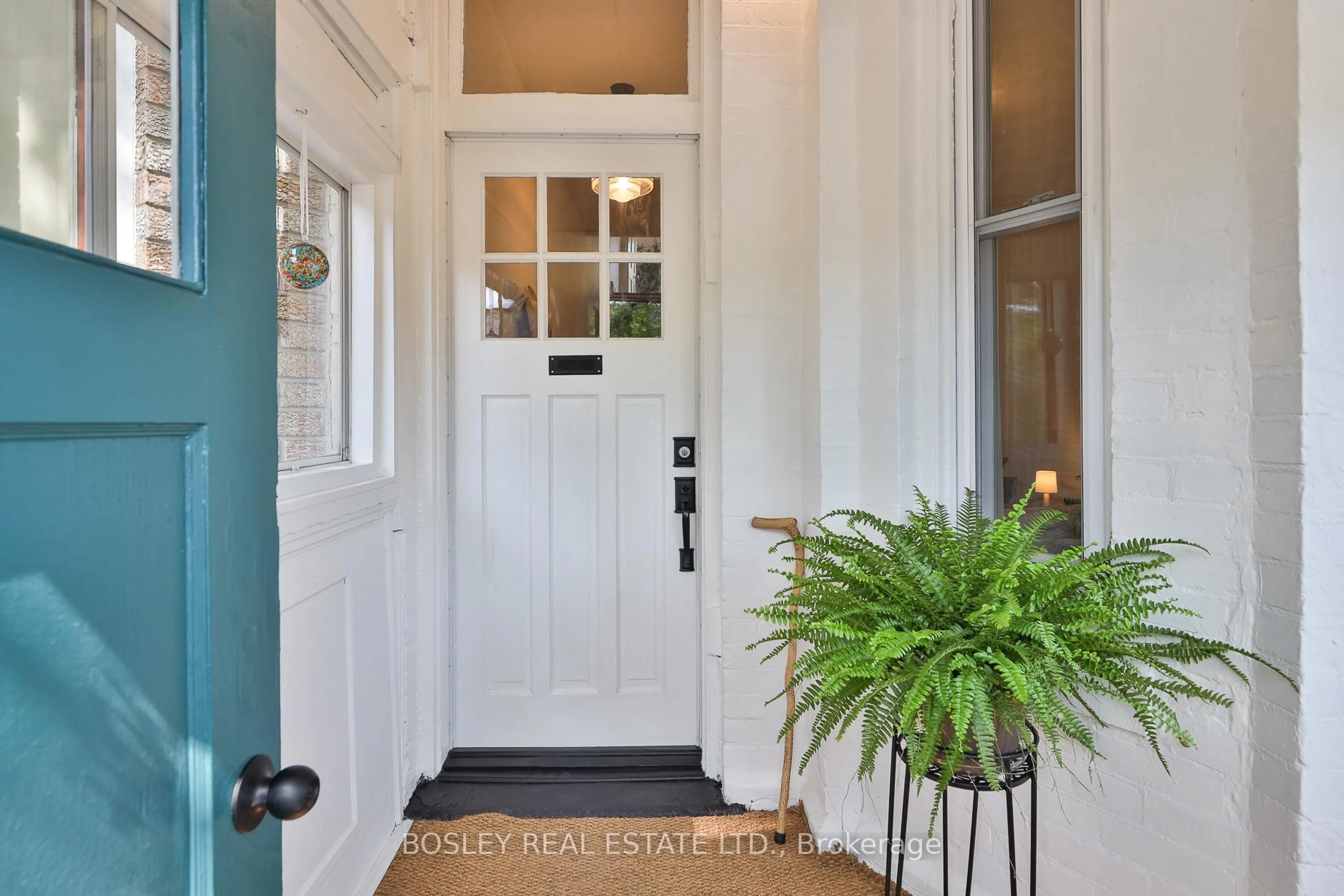 Indoor entryway for 12 Gordon St, Toronto Ontario M6K 1P6