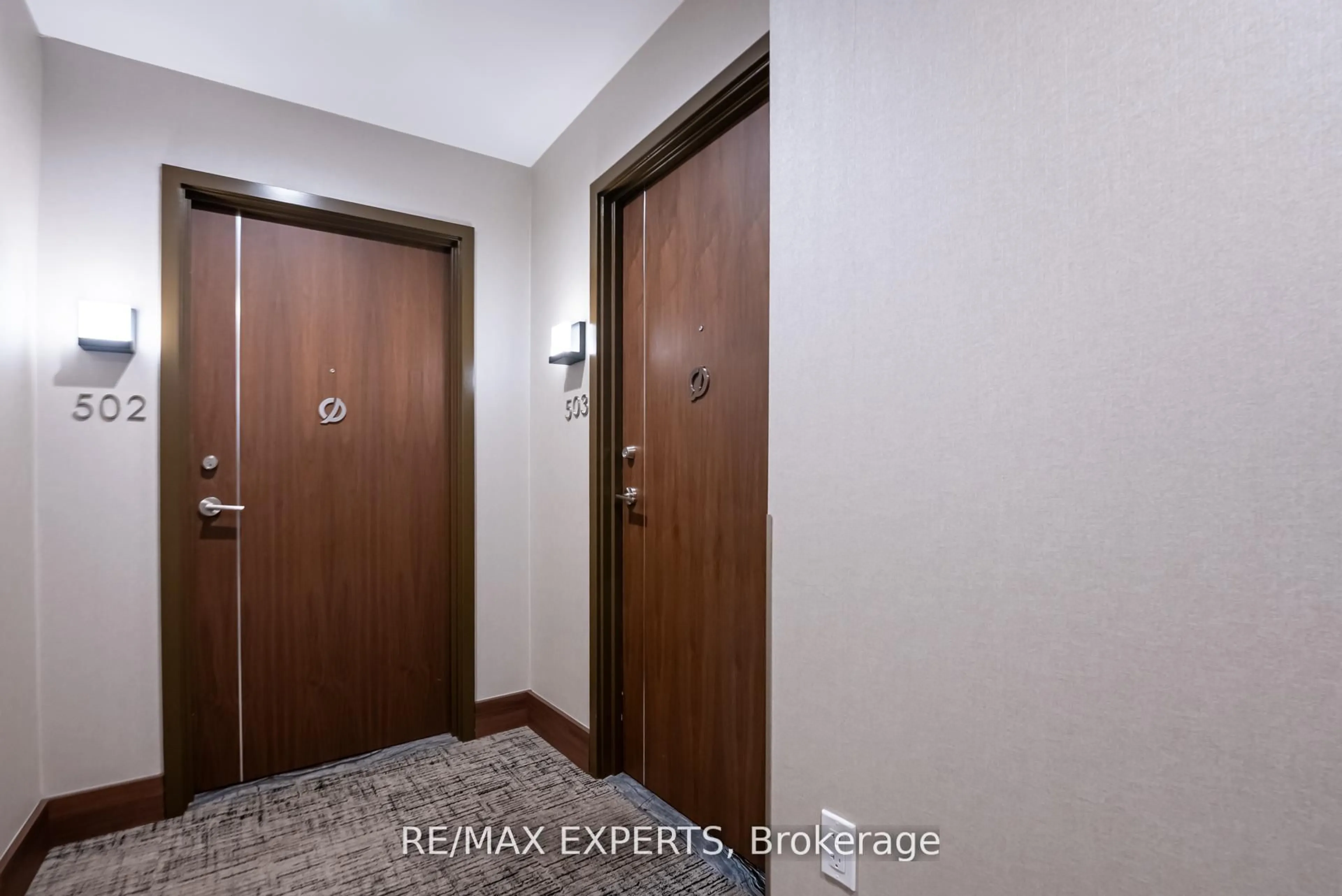 Indoor entryway for 117 McMahon Dr #503, Toronto Ontario M2K 0E4
