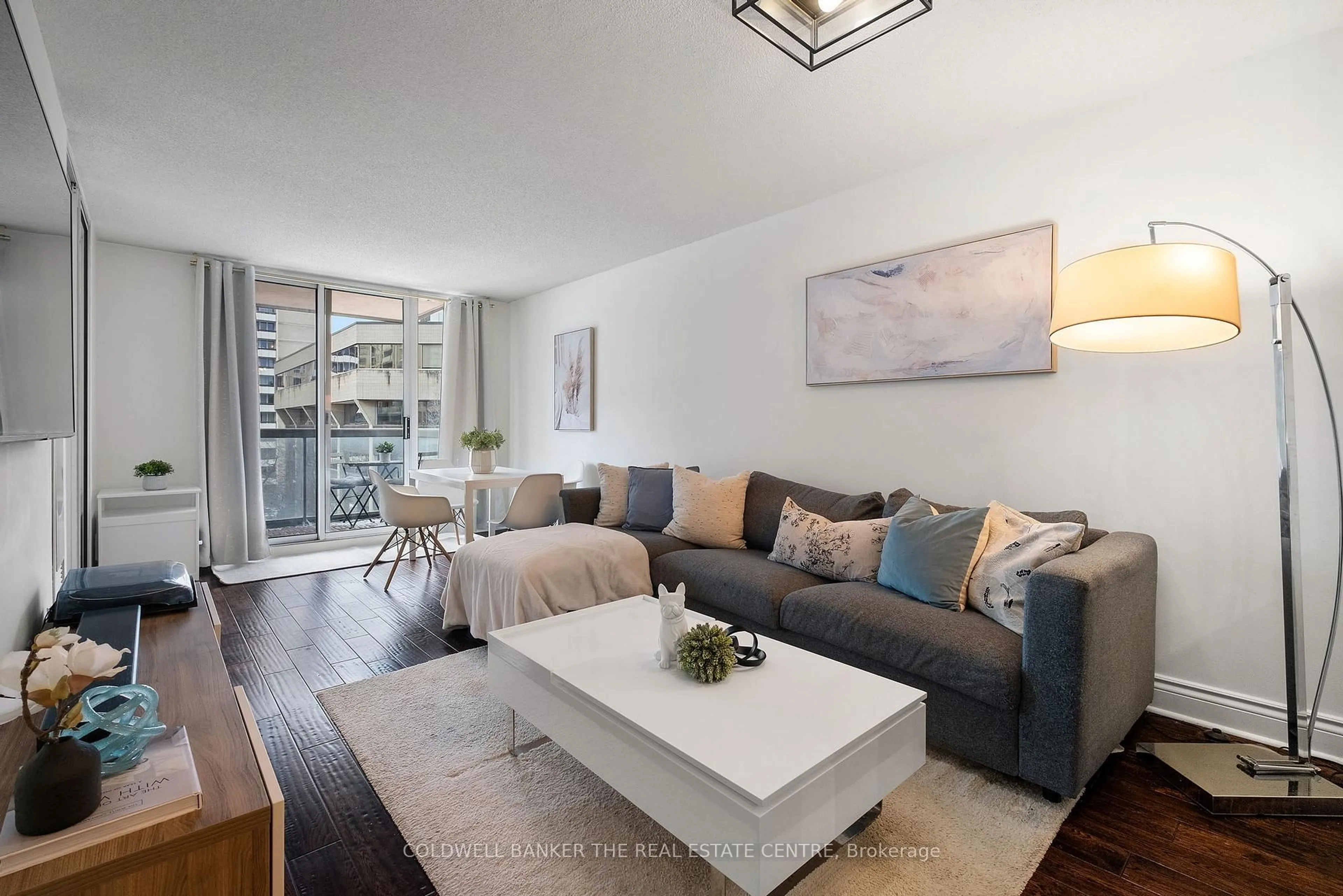 Living room with furniture, unknown for 253 Merton St #510, Toronto Ontario M4S 3H2