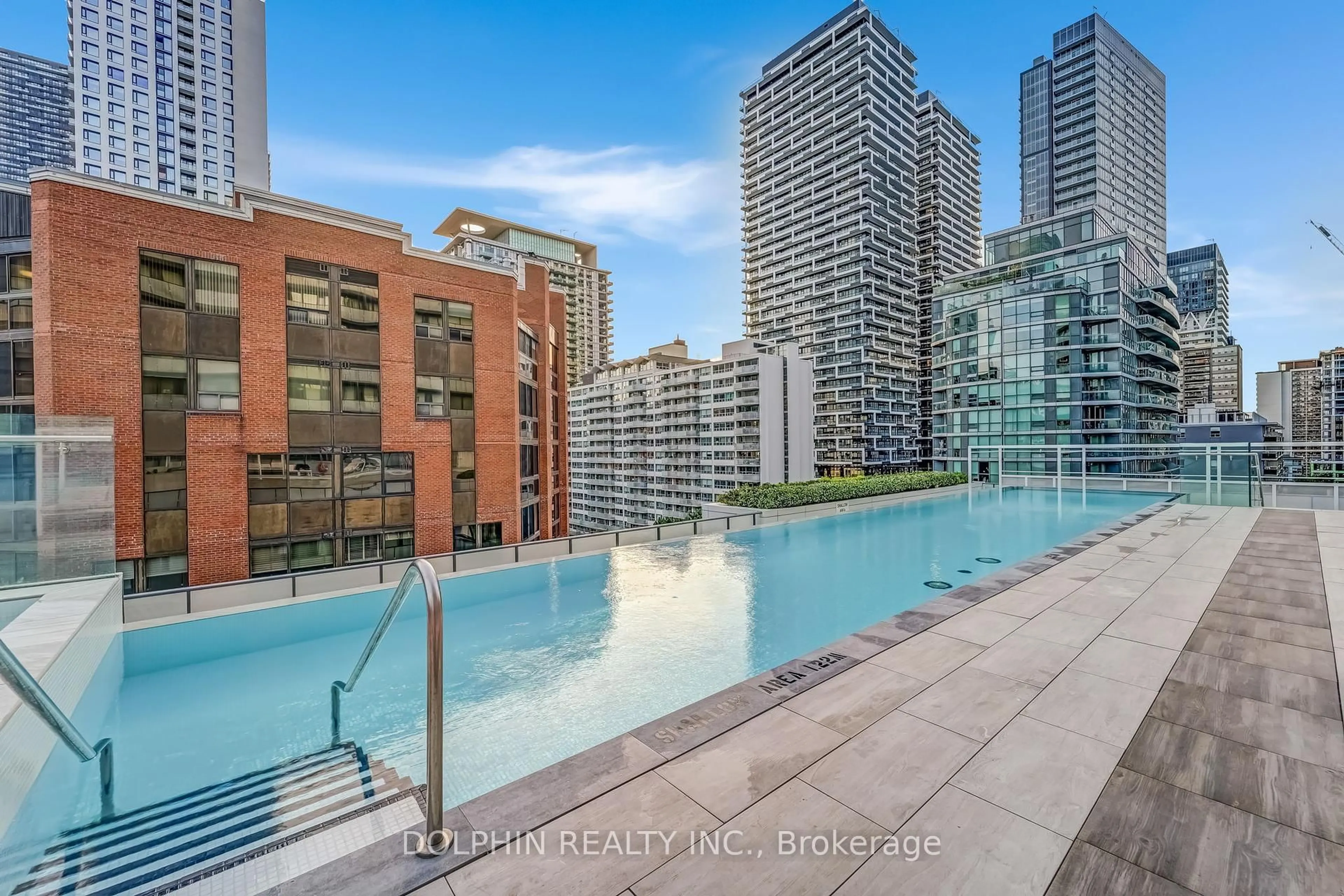 Pool for 161 Roehampton Ave #1007, Toronto Ontario M4P 1P9