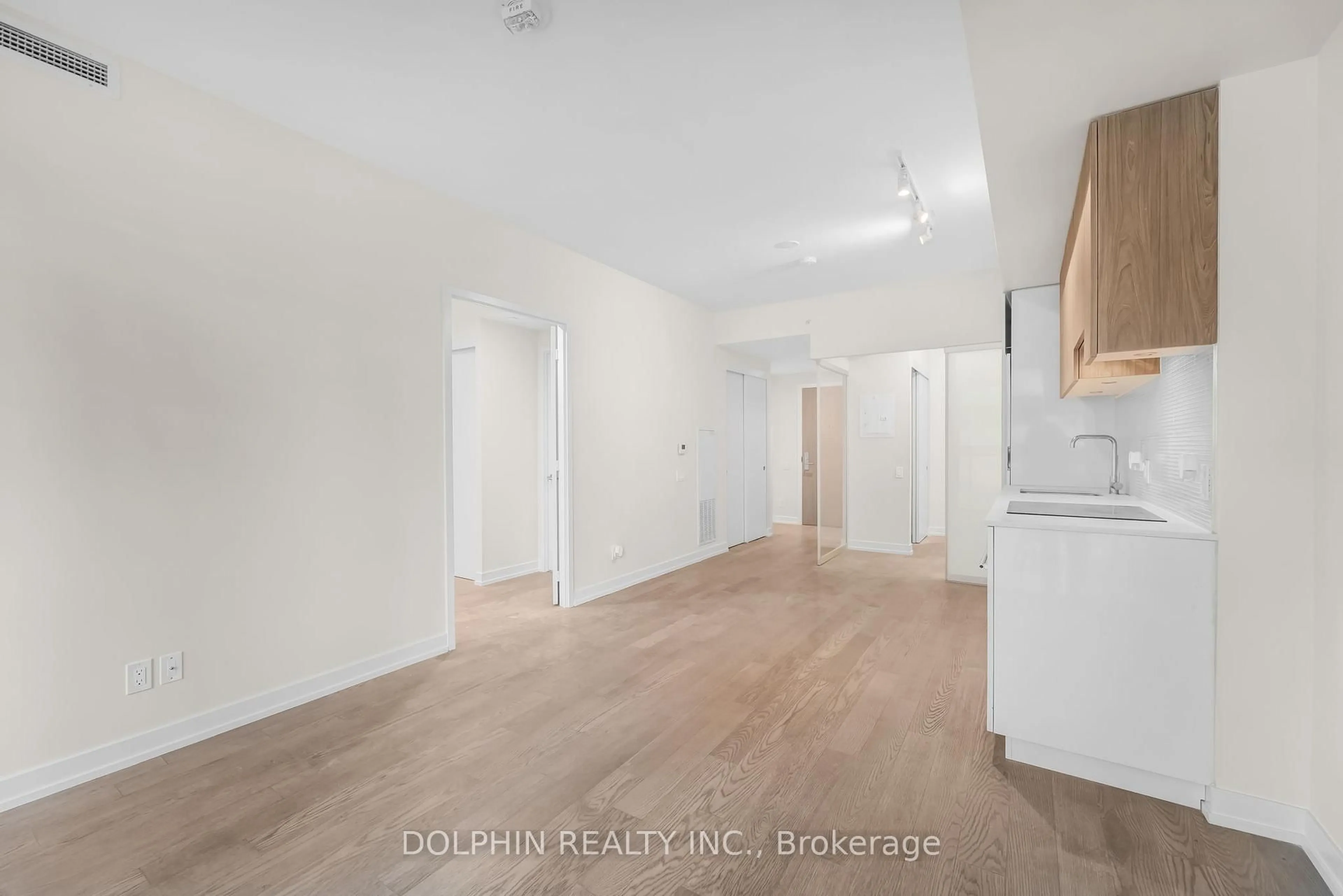 A pic of a room for 161 Roehampton Ave #1007, Toronto Ontario M4P 1P9