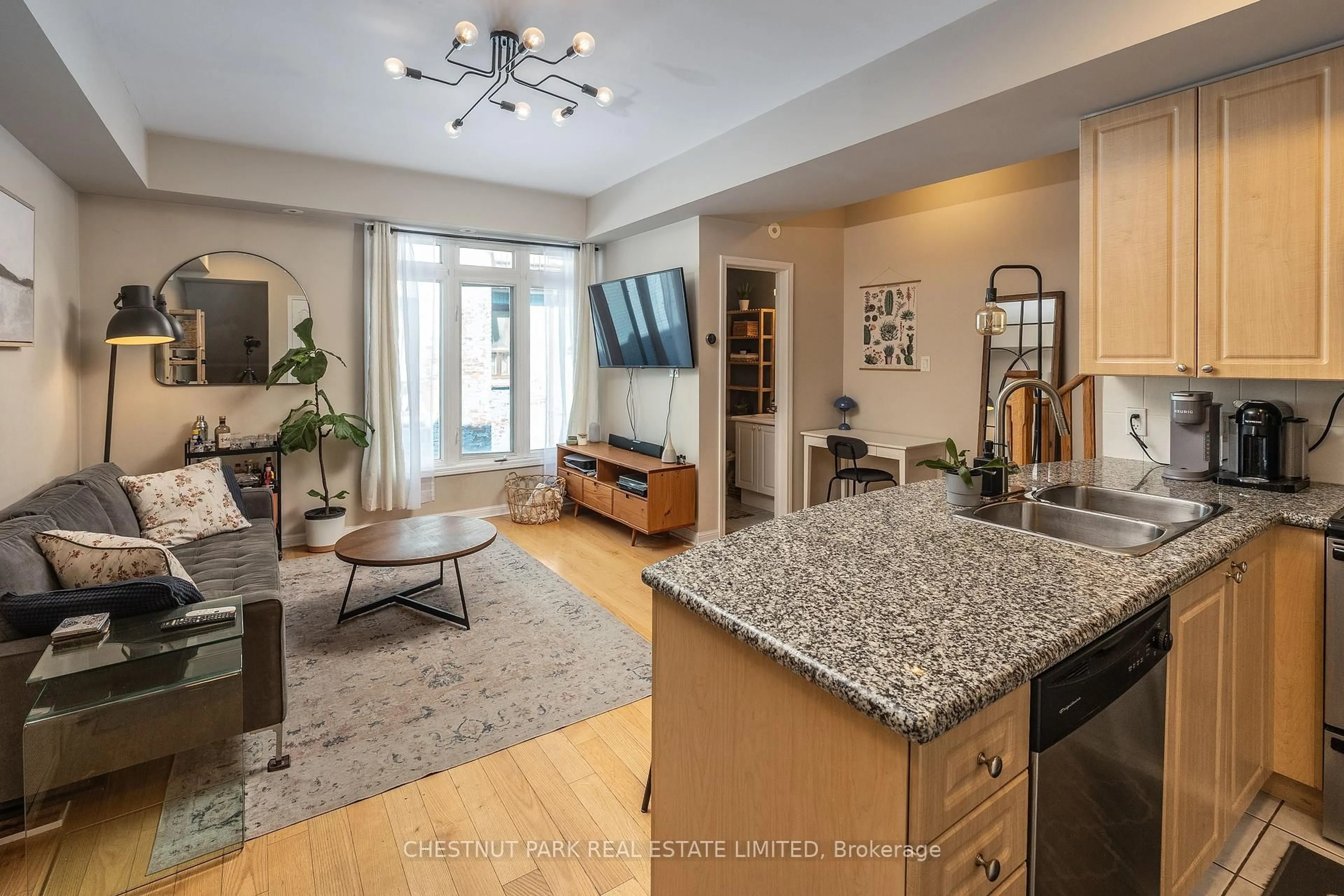 Open concept kitchen, unknown for 98 Carr St #11, Toronto Ontario M5T 1B7