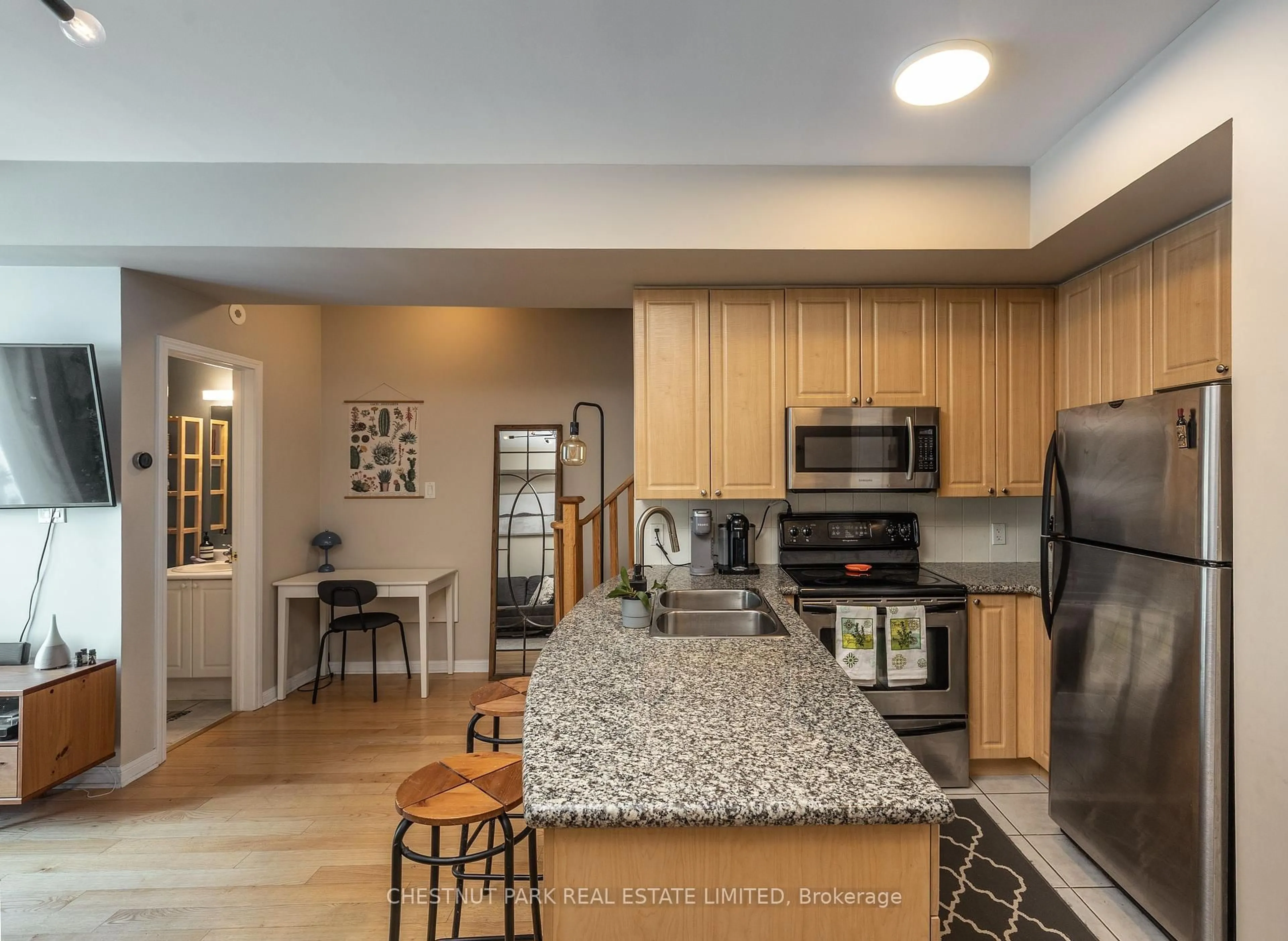 Open concept kitchen, unknown for 98 Carr St #11, Toronto Ontario M5T 1B7