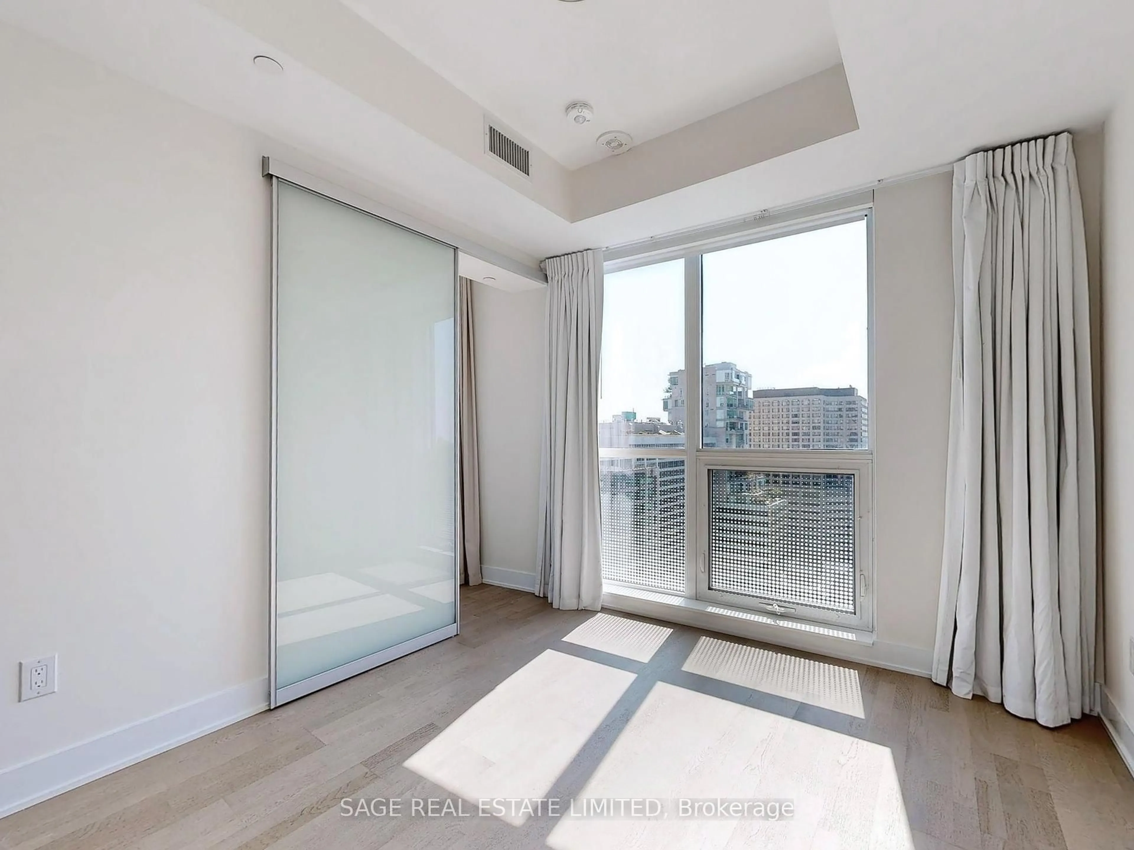 A pic of a room for 88 Cumberland St #2102, Toronto Ontario M5R 1A3