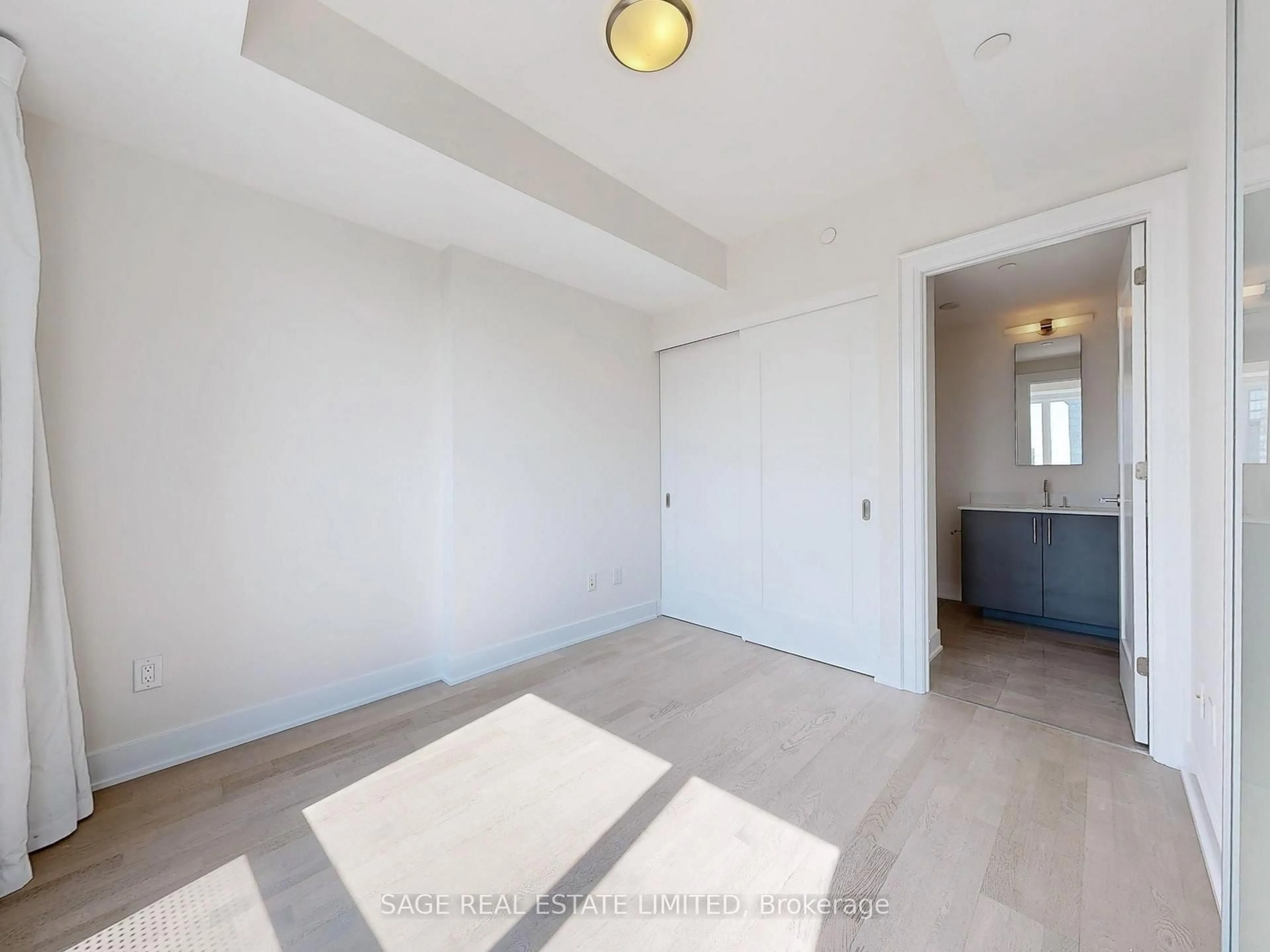 A pic of a room for 88 Cumberland St #2102, Toronto Ontario M5R 1A3