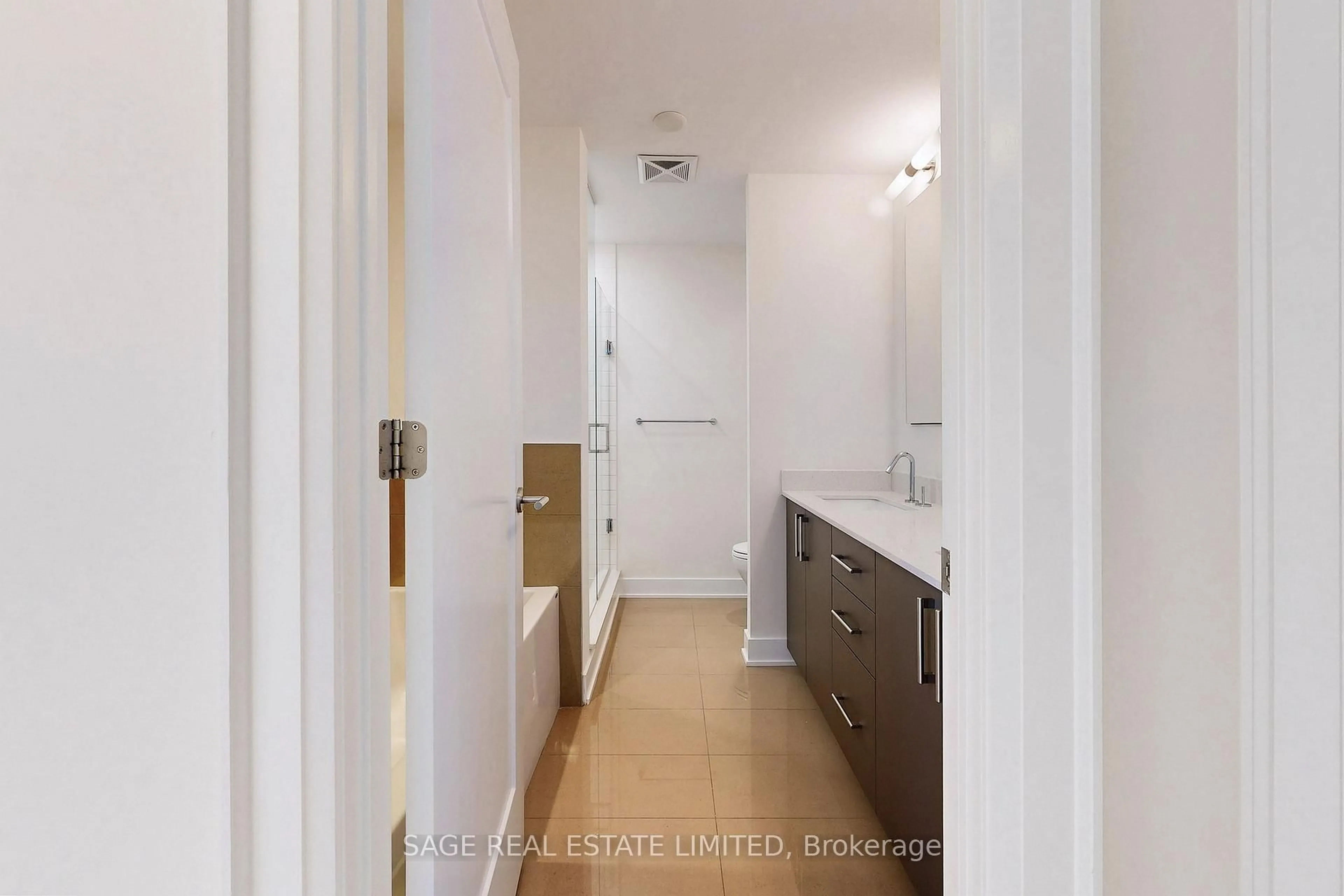 Unknown for 88 Cumberland St #2102, Toronto Ontario M5R 1A3