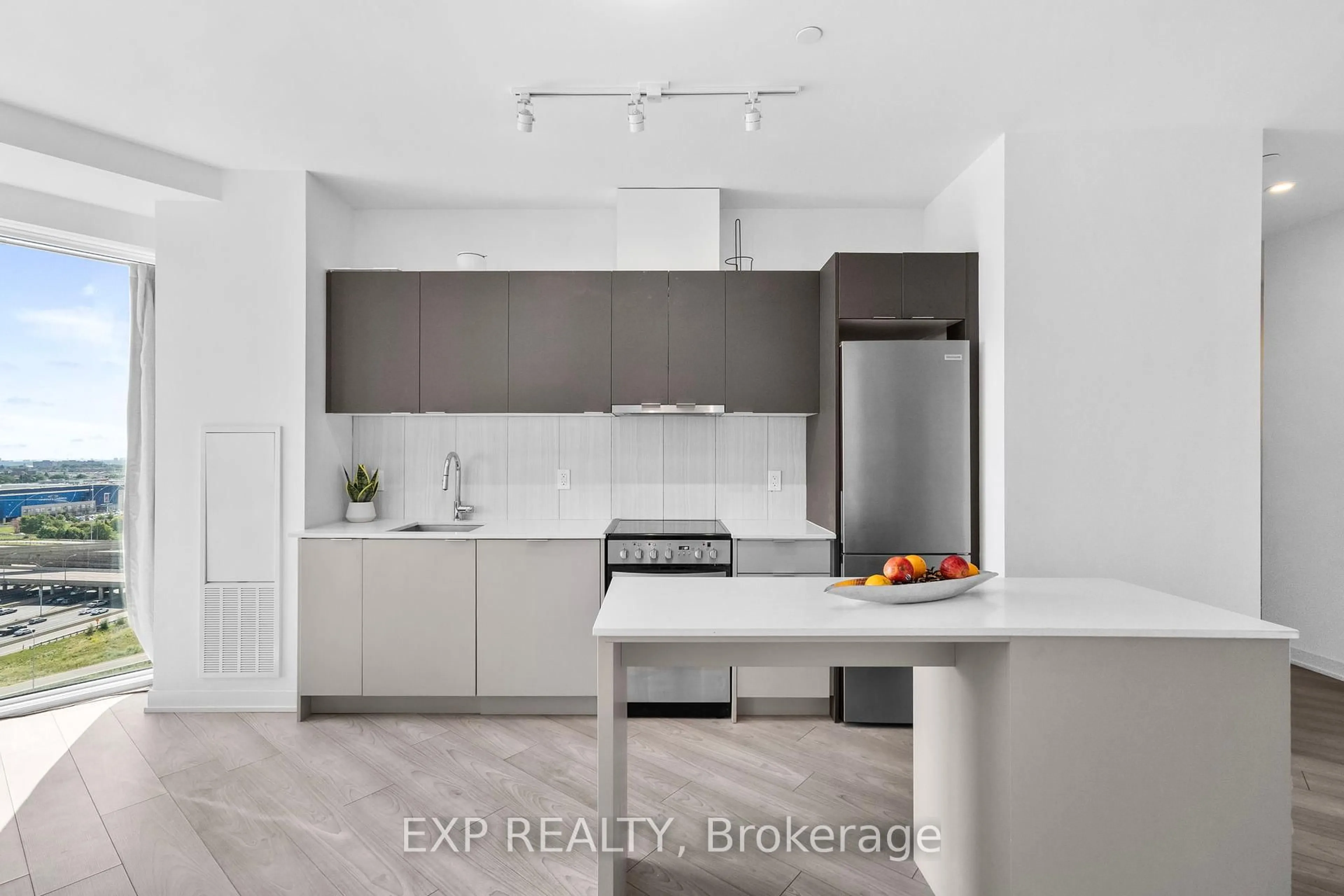 Contemporary kitchen, unknown for 8 TIPPETT Rd #1605, Toronto Ontario M3H 0E7