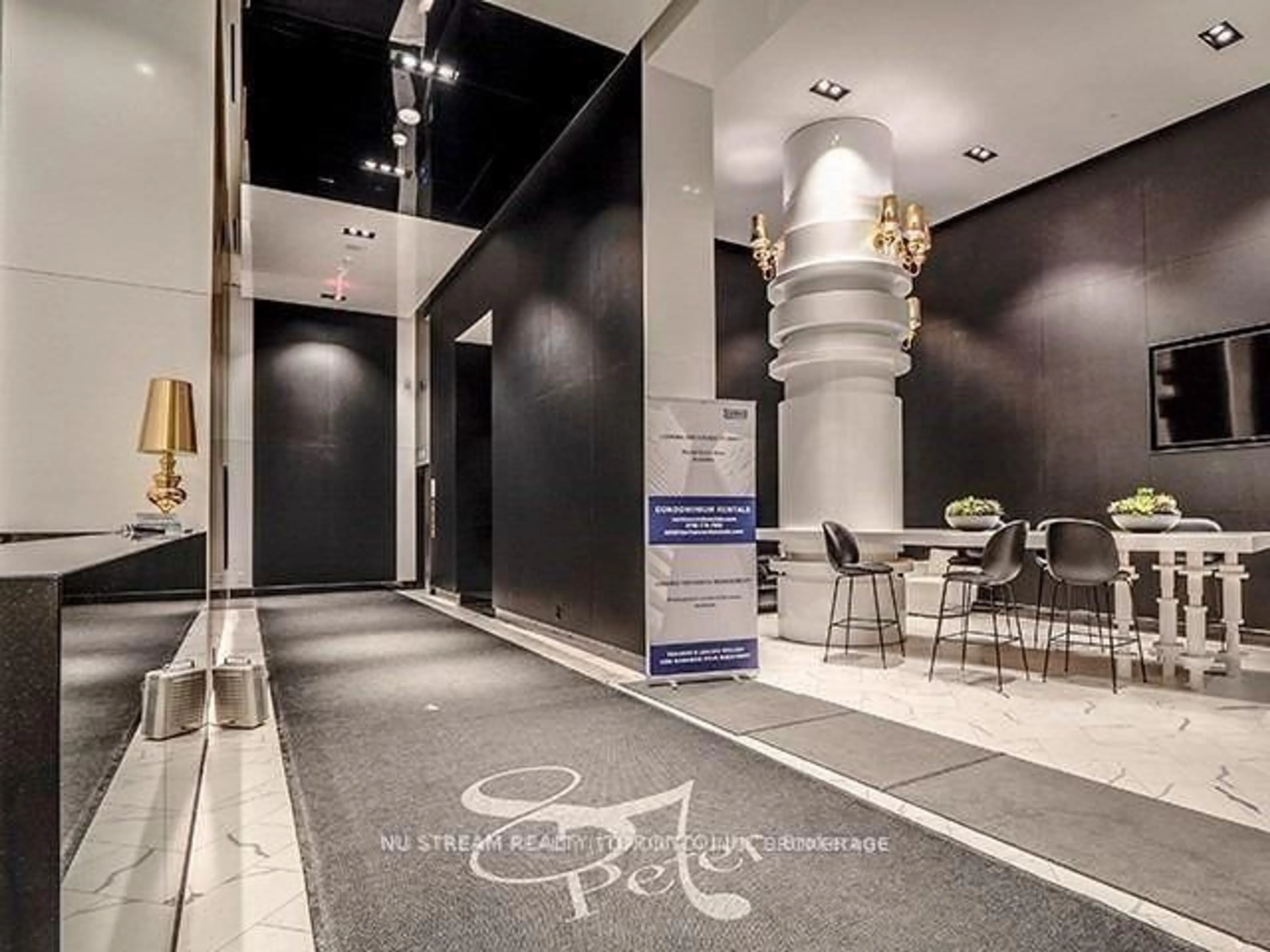 Indoor foyer for 87 Peter St #1609, Toronto Ontario M5V 0P1