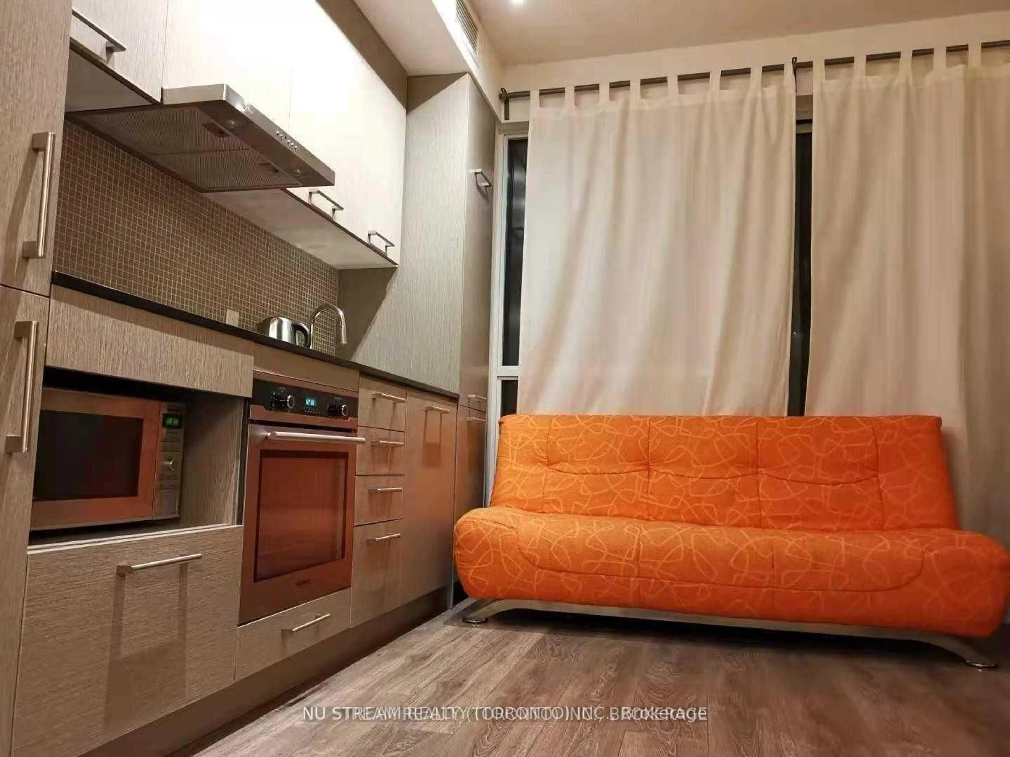 Unknown for 87 Peter St #1609, Toronto Ontario M5V 0P1