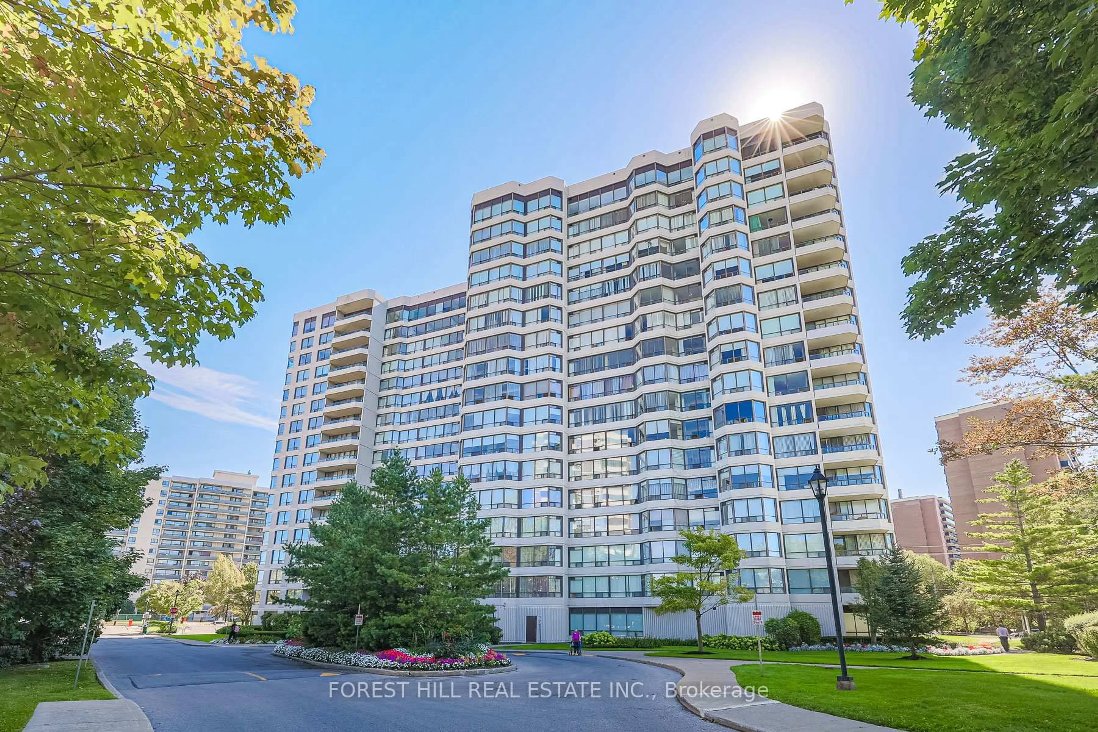 A pic from outside/outdoor area/front of a property/back of a property/a pic from drone, unknown for 1101 Steeles Ave #809, Toronto Ontario M2R 3W5