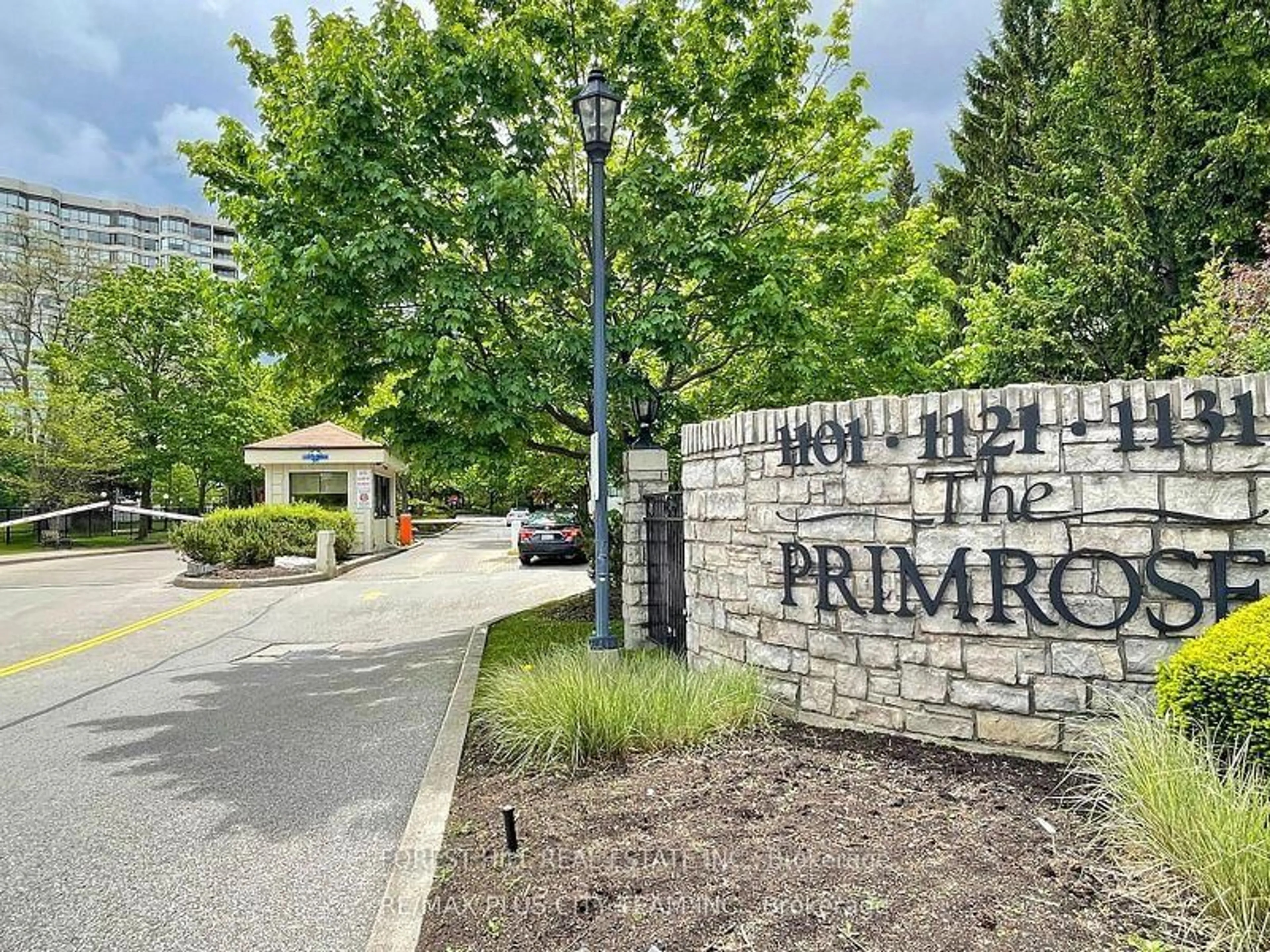 Indoor entryway for 1101 Steeles Ave #809, Toronto Ontario M2R 3W5