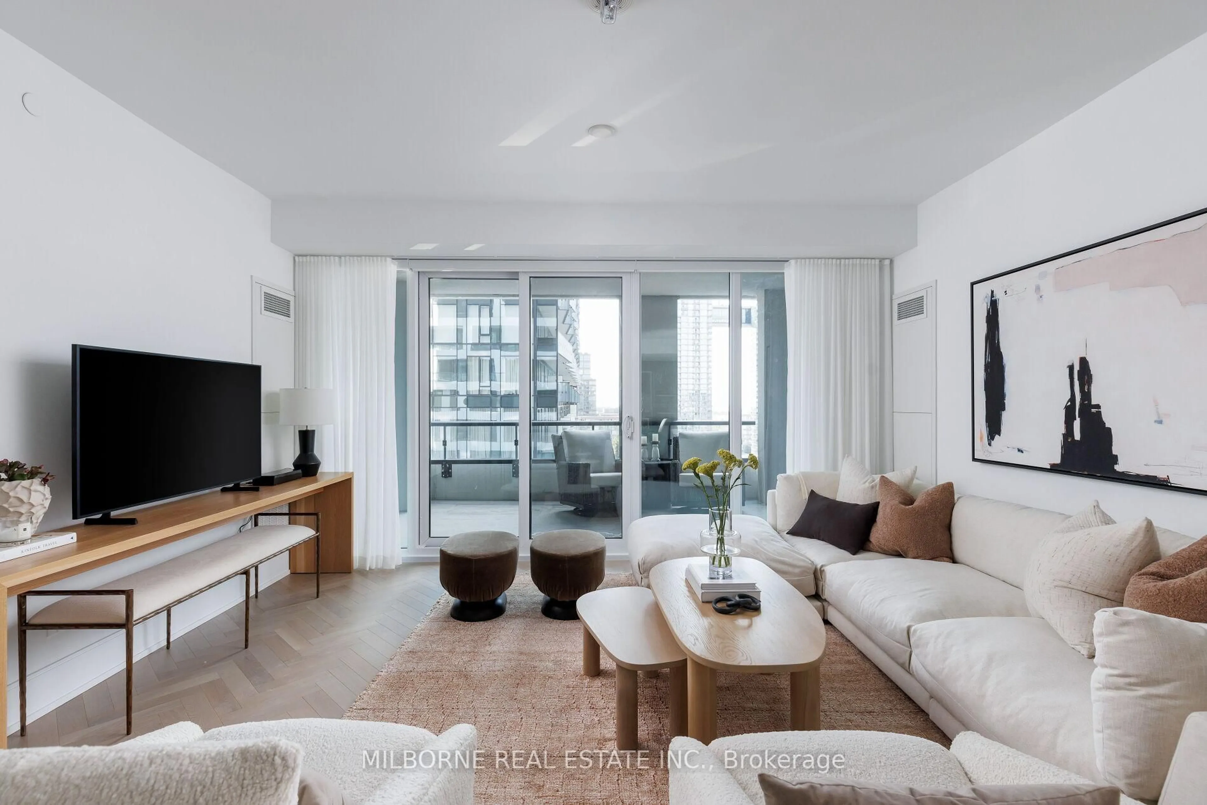 Living room with furniture, unknown for 455 Wellington St #907, Toronto Ontario M5V 0V8