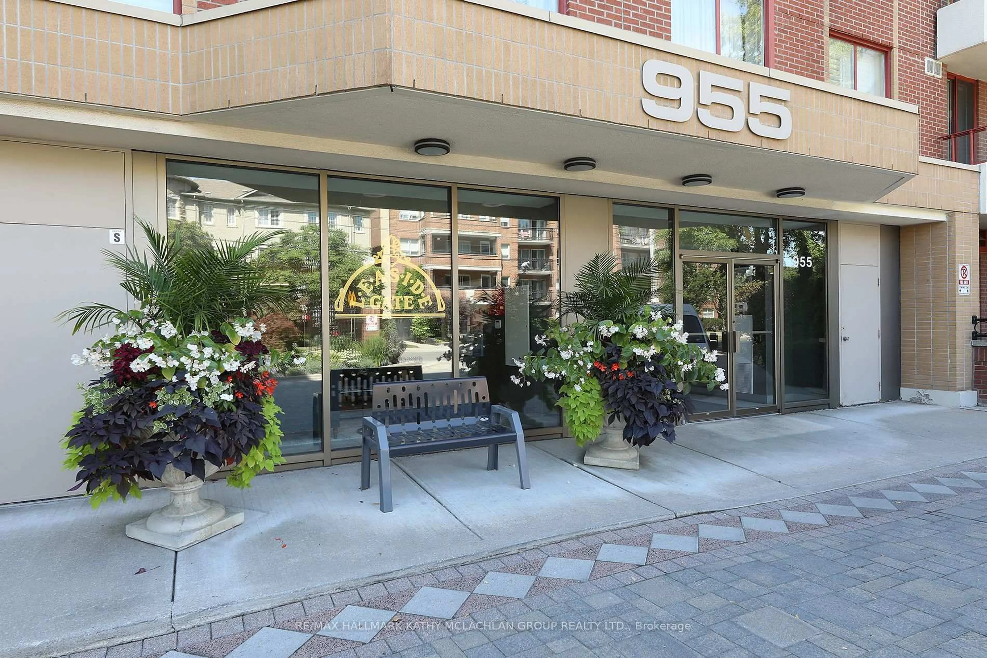 Unknown for 955 Millwood Rd #421, Toronto Ontario M4G 4E3