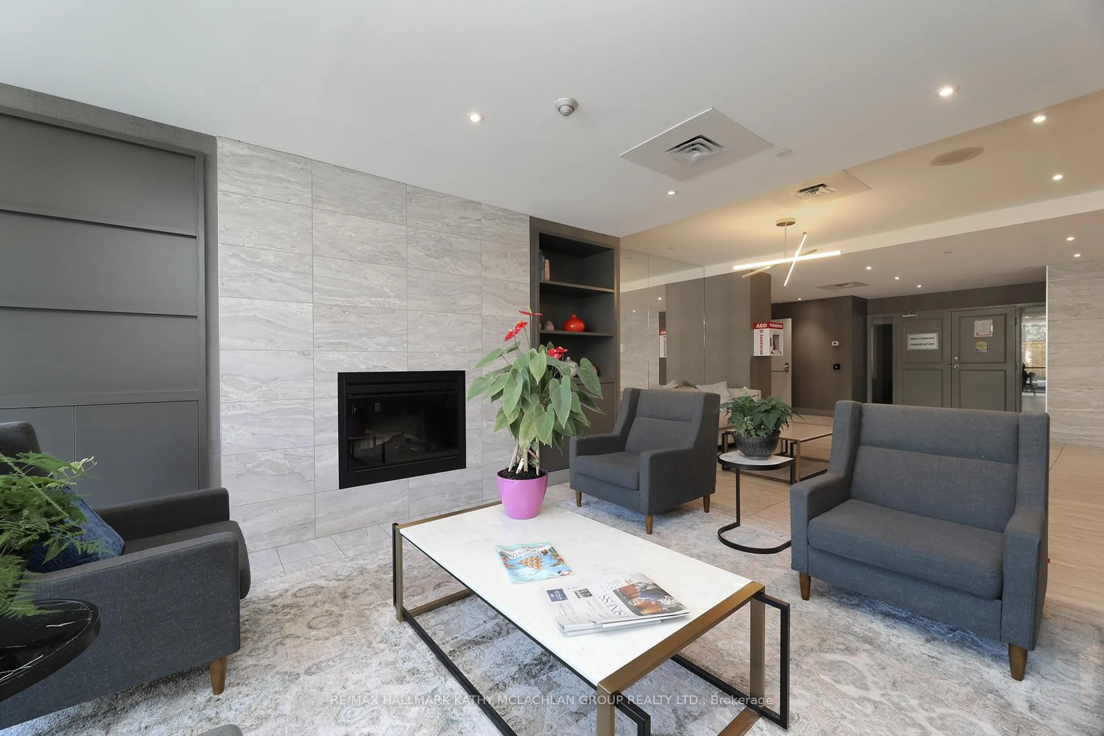 Lobby for 955 Millwood Rd #421, Toronto Ontario M4G 4E3