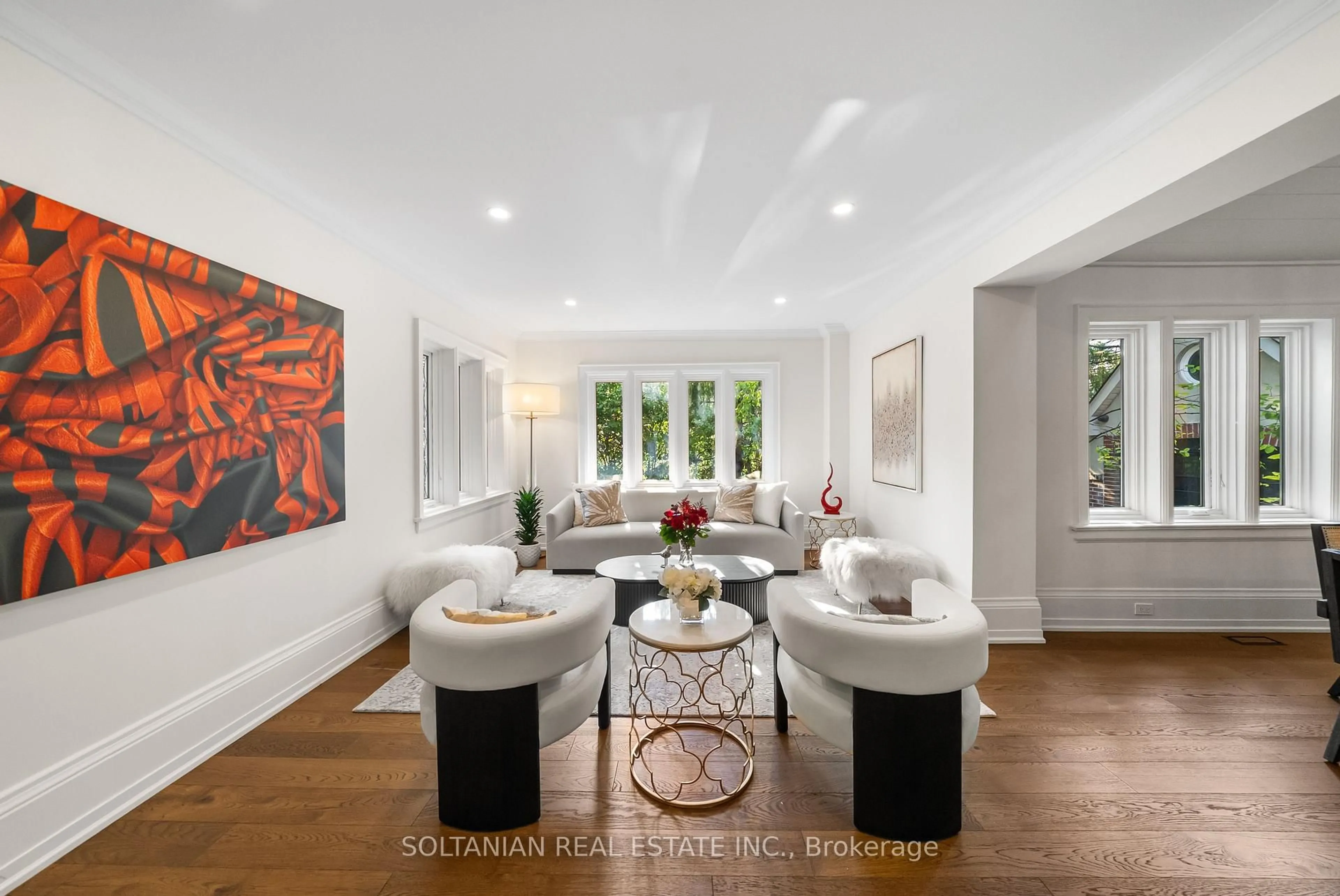 Living room with furniture, unknown for 32 Beechwood Ave, Toronto Ontario M6N 4T1