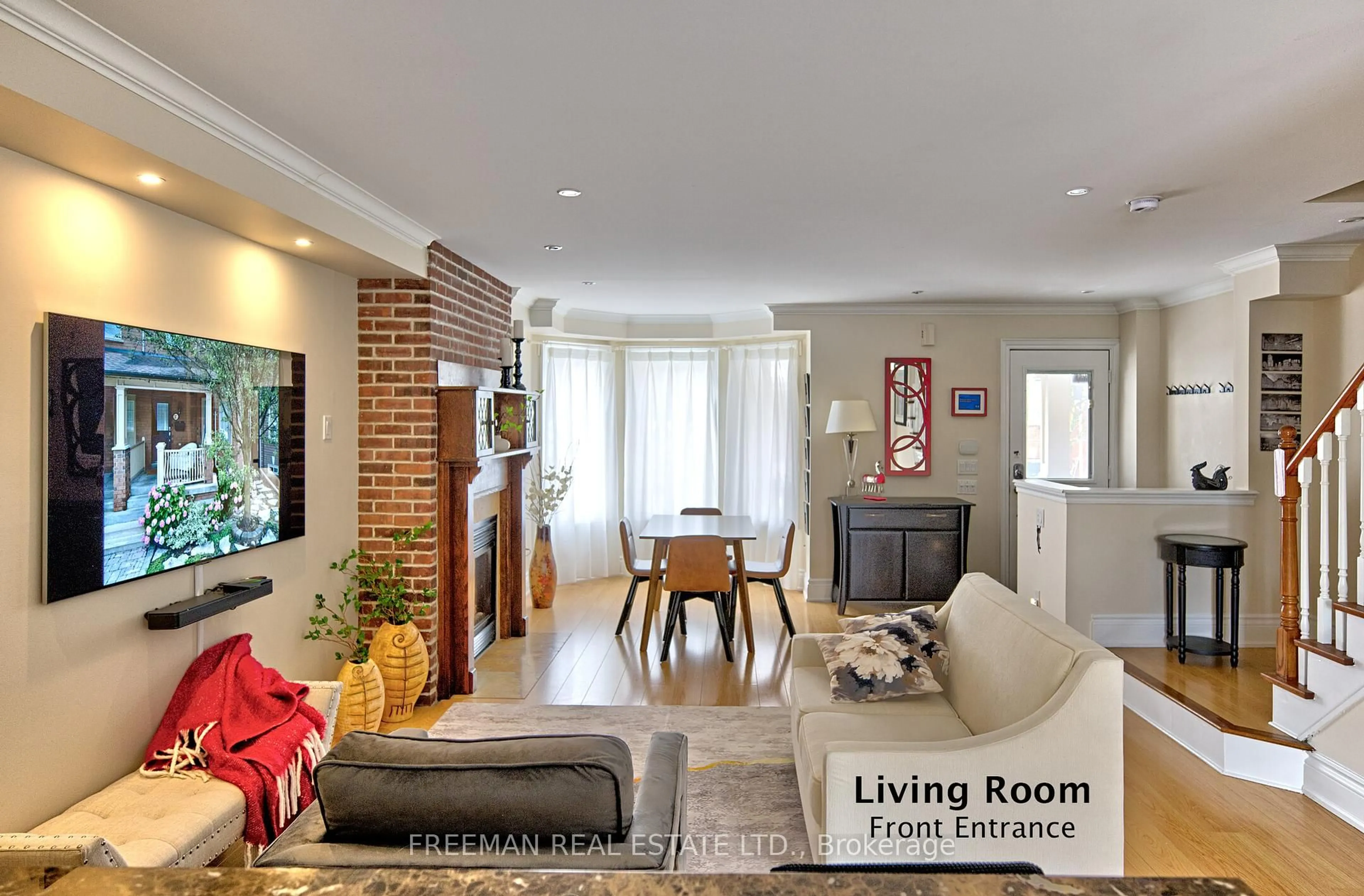 Living room with furniture, unknown for 35 Acores Ave, Toronto Ontario M6G 4B4