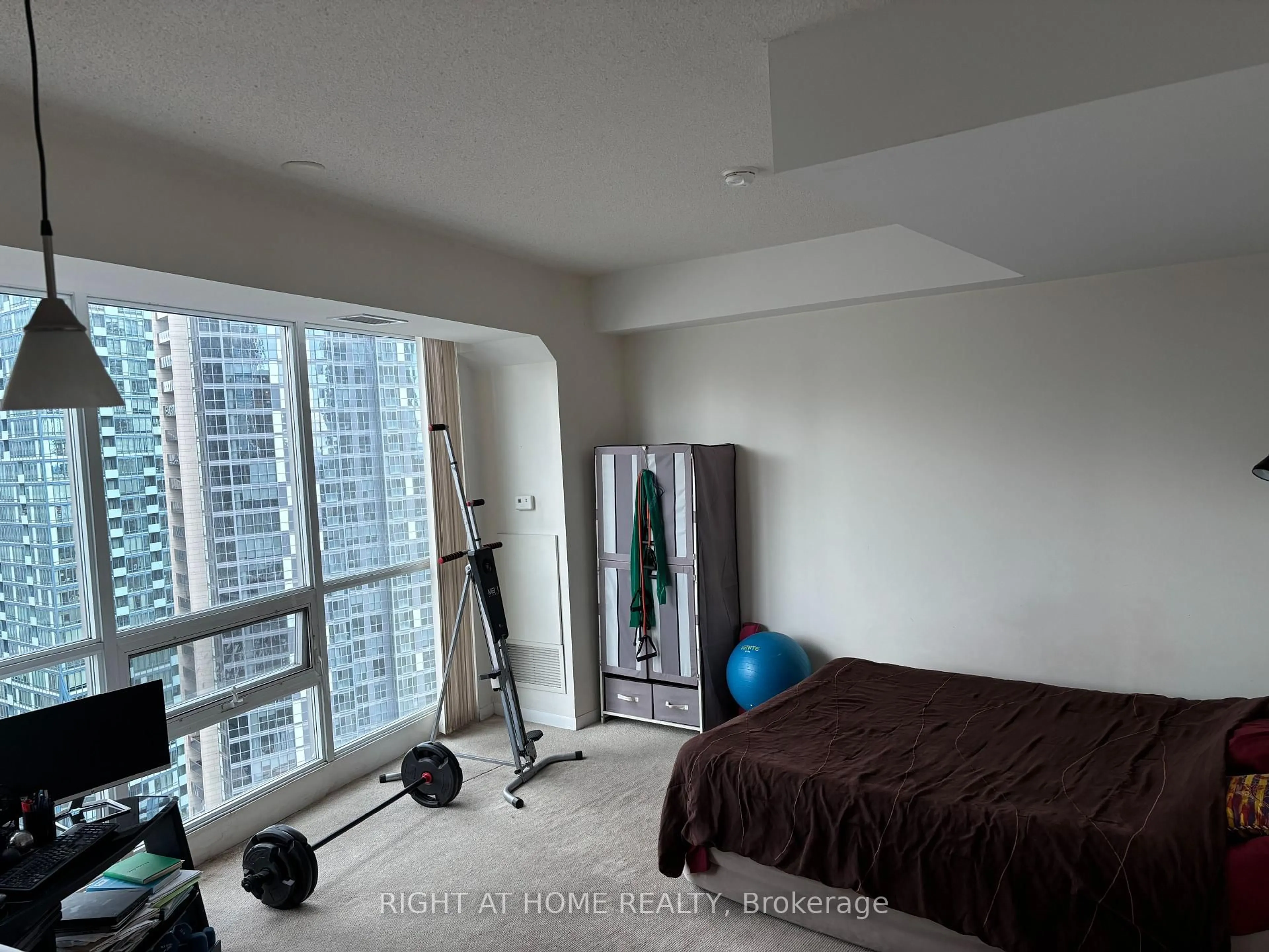 A pic of a room for 18 Yonge St #2404, Toronto Ontario M5E 1Z8