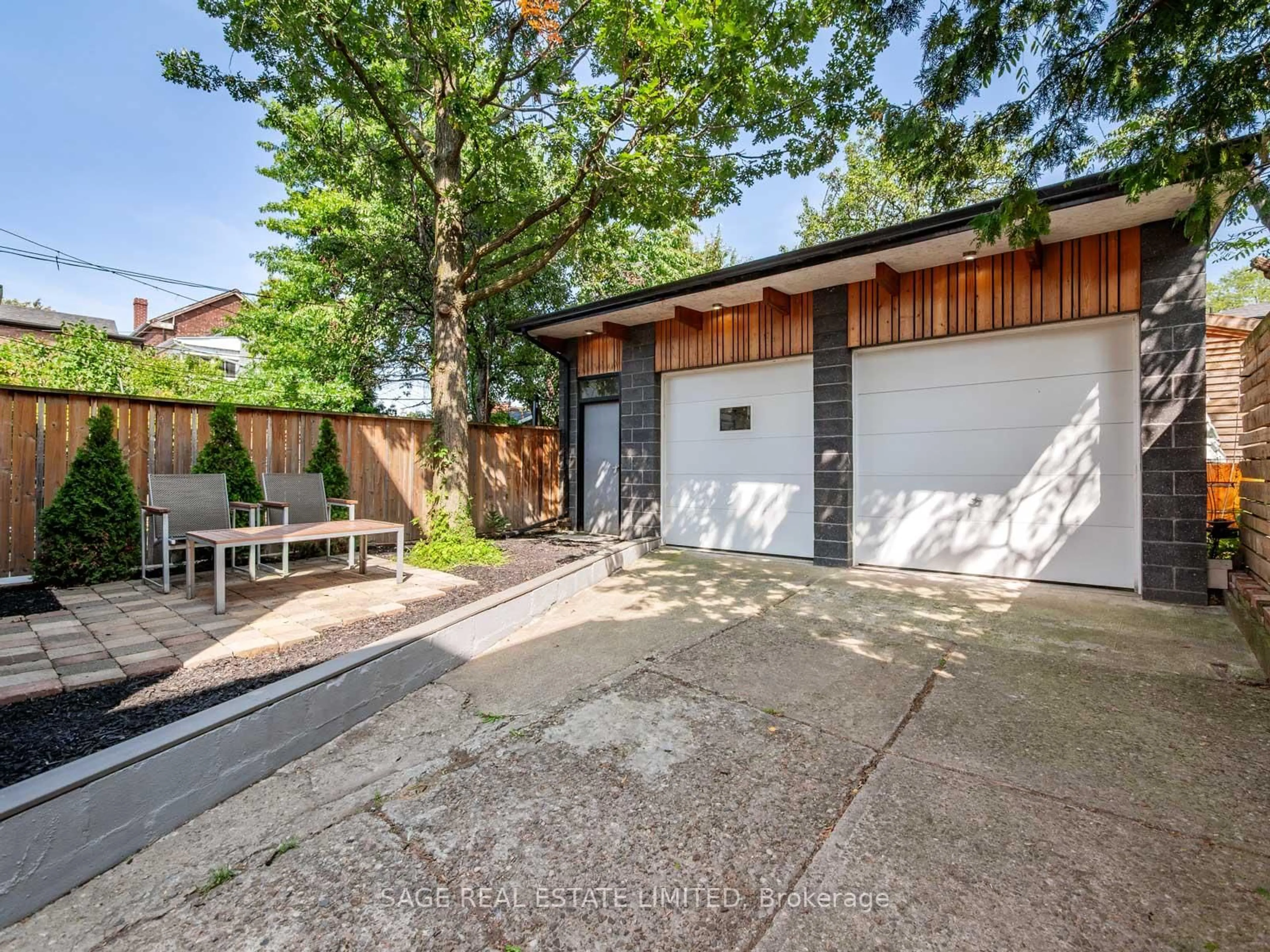 Unknown for 53 jersey Ave, Toronto Ontario M6G 3A4