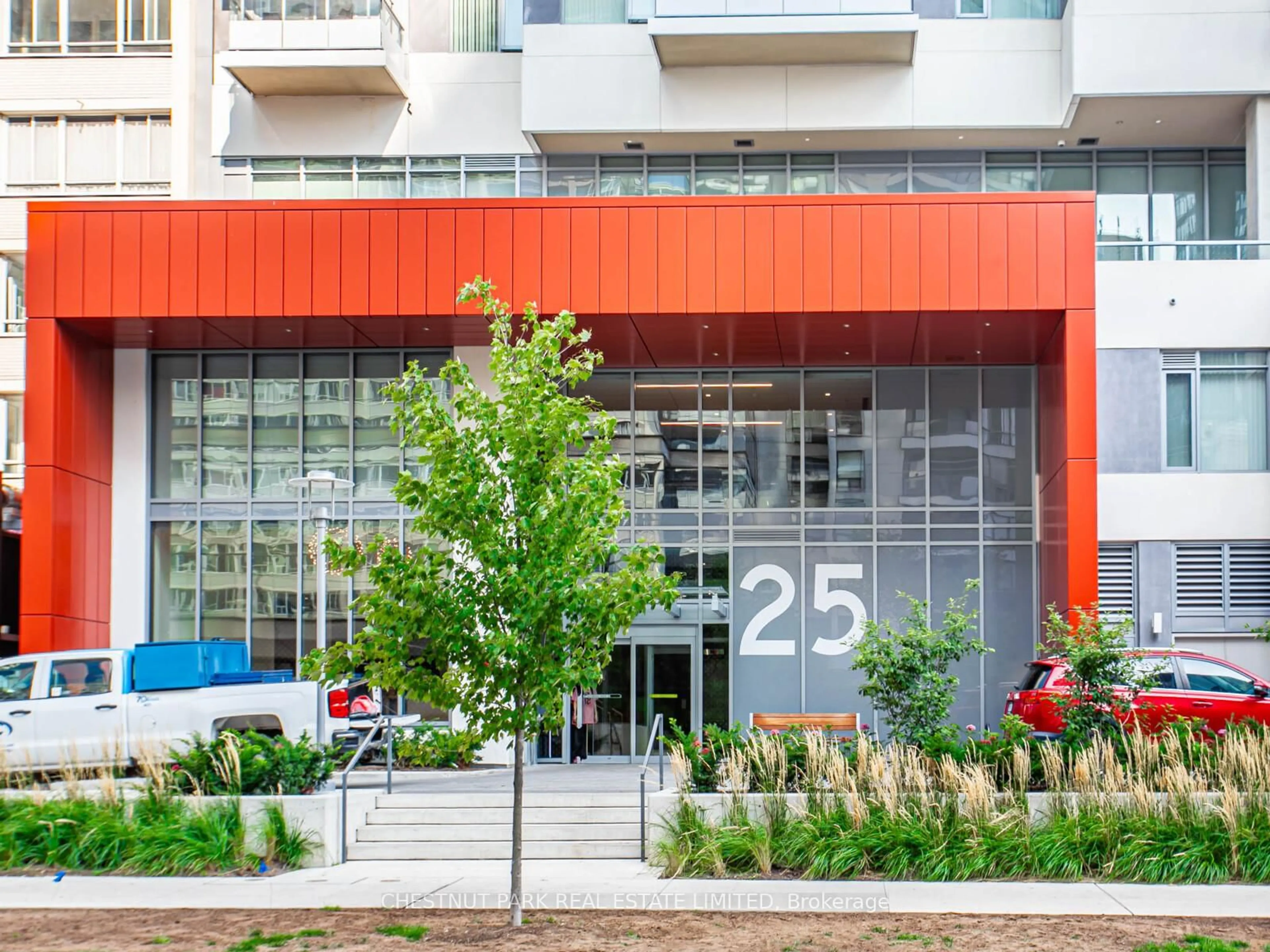 Indoor foyer for 25 Holly St #1901, Toronto Ontario M4S 0E3