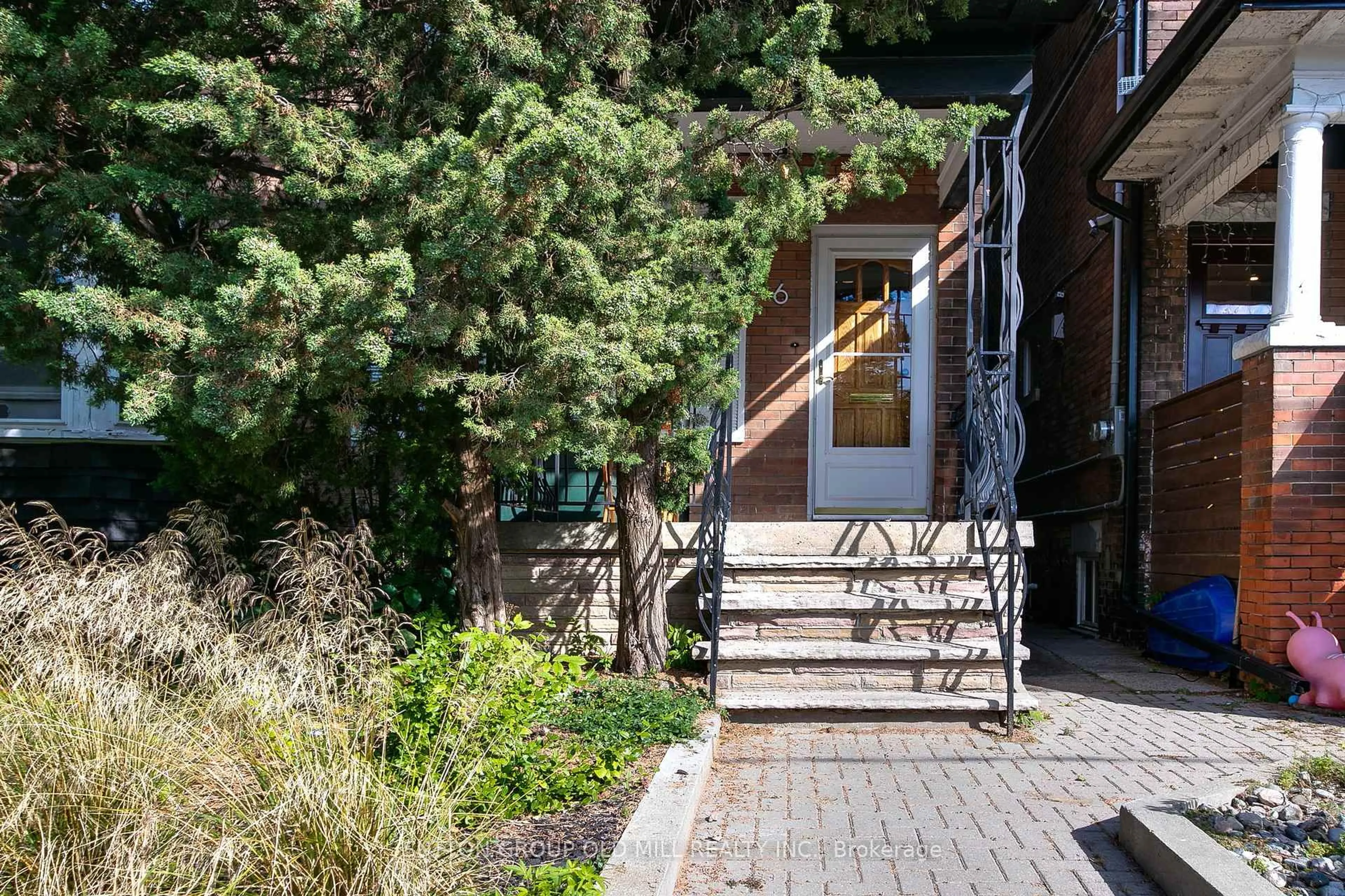 Unknown for 6 St Annes Rd, Toronto Ontario M6J 2C1