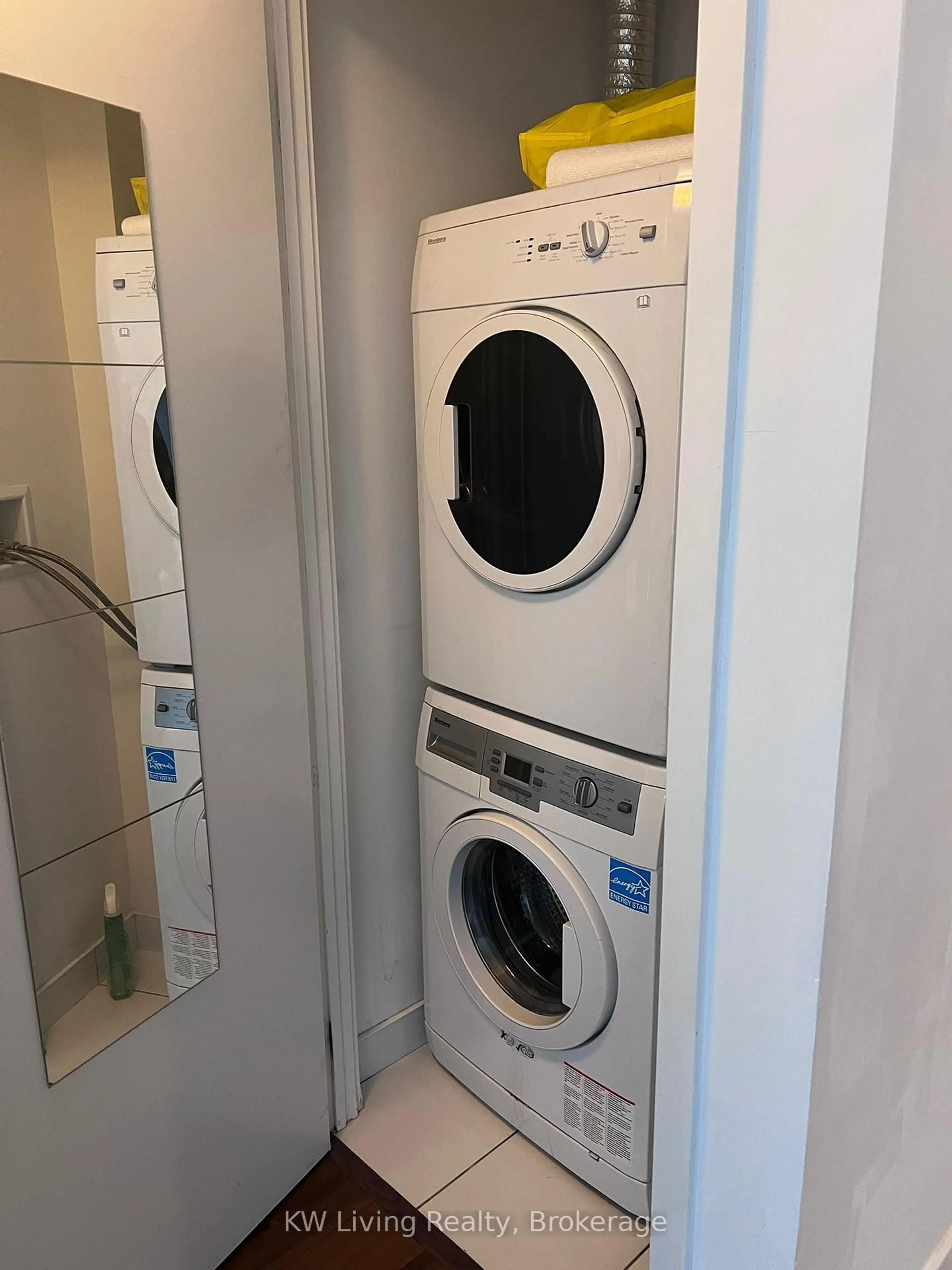 Laundry room for 210 Simcoe St #1301, Toronto Ontario M5T 0A9
