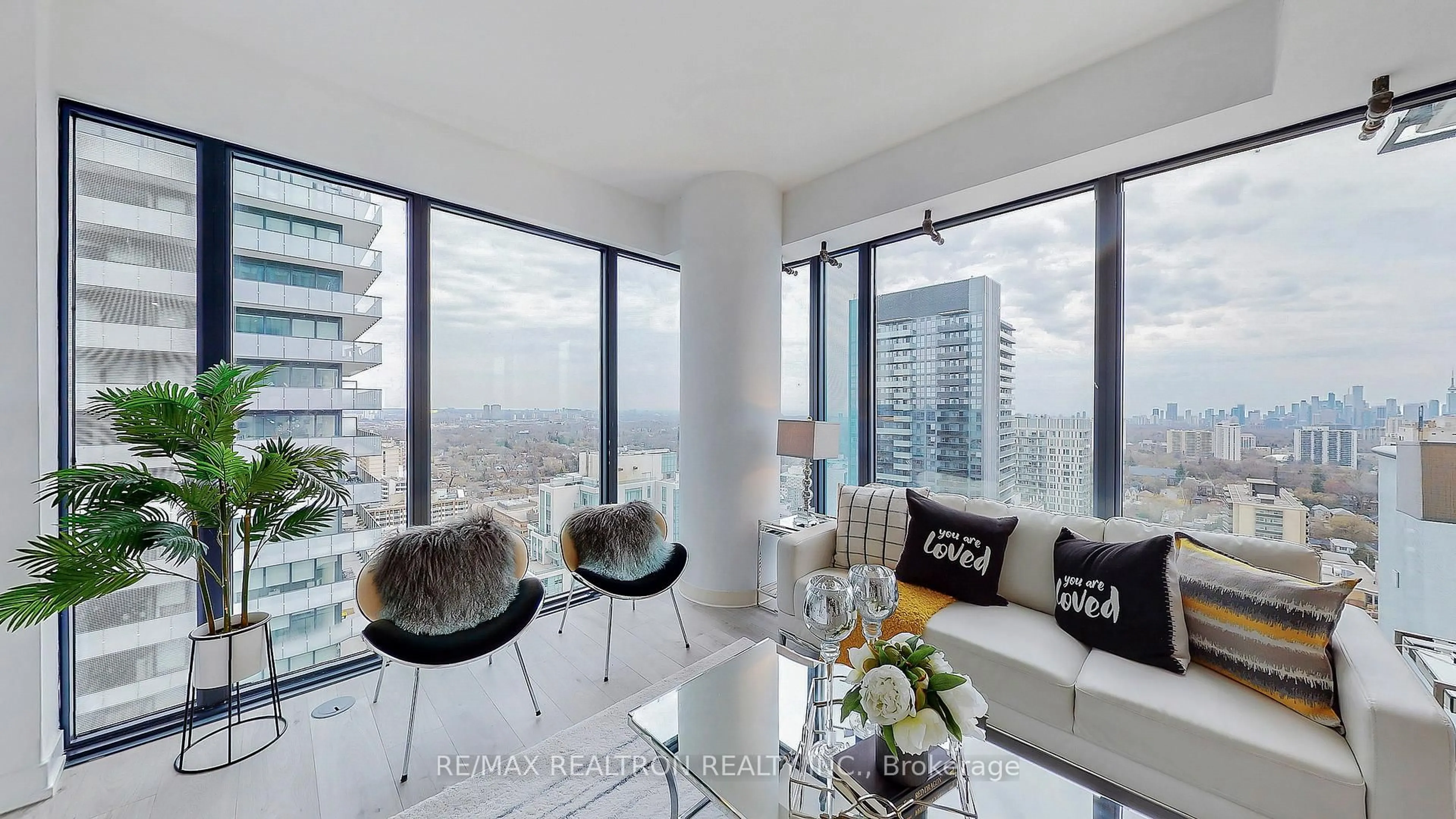 Living room with furniture, unknown for 161 Roehampton Ave #2809, Toronto Ontario M4P 1P9
