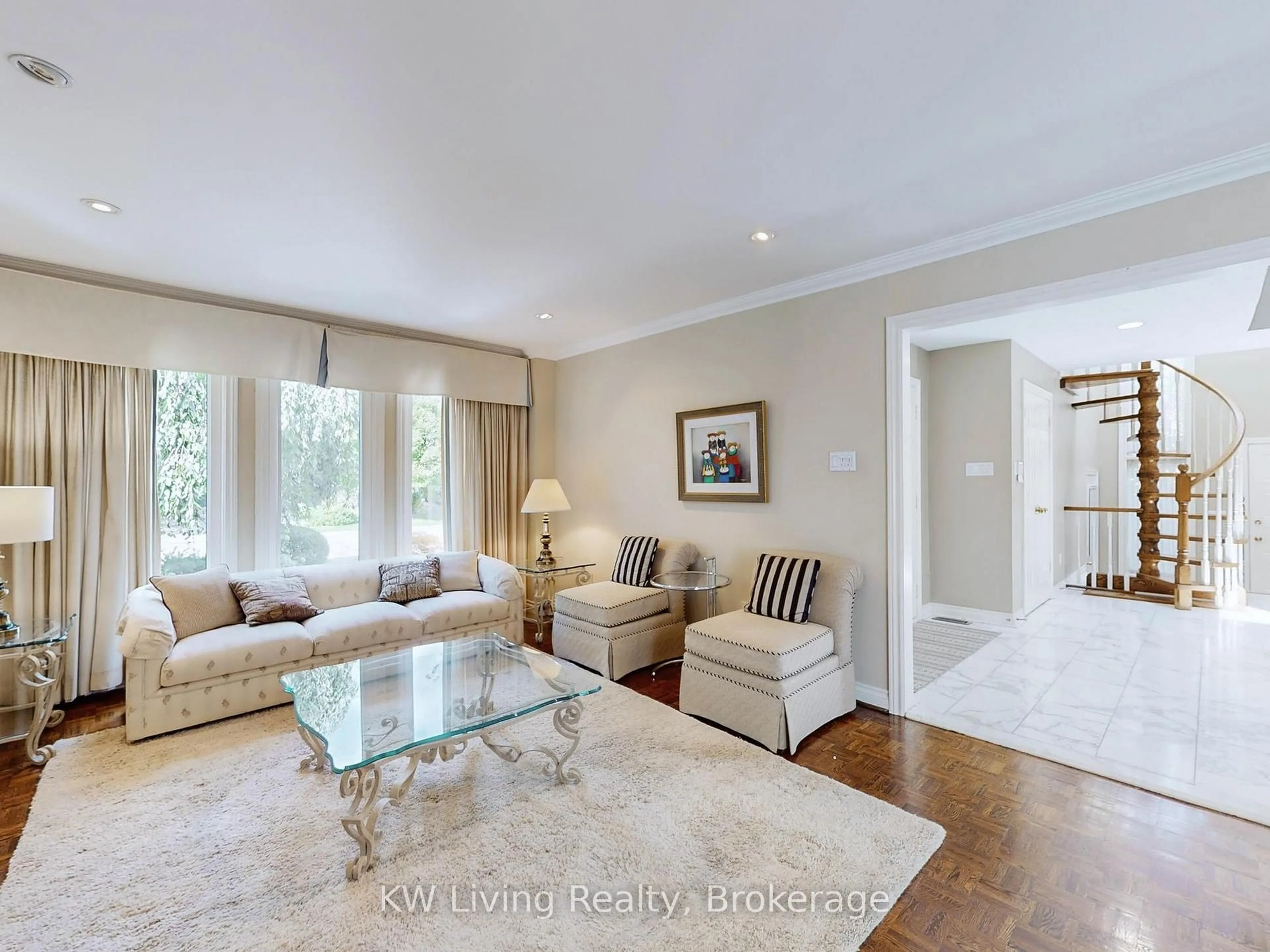 Living room with furniture, unknown for 389 Kingsdale Ave, Toronto Ontario M2N 3X8