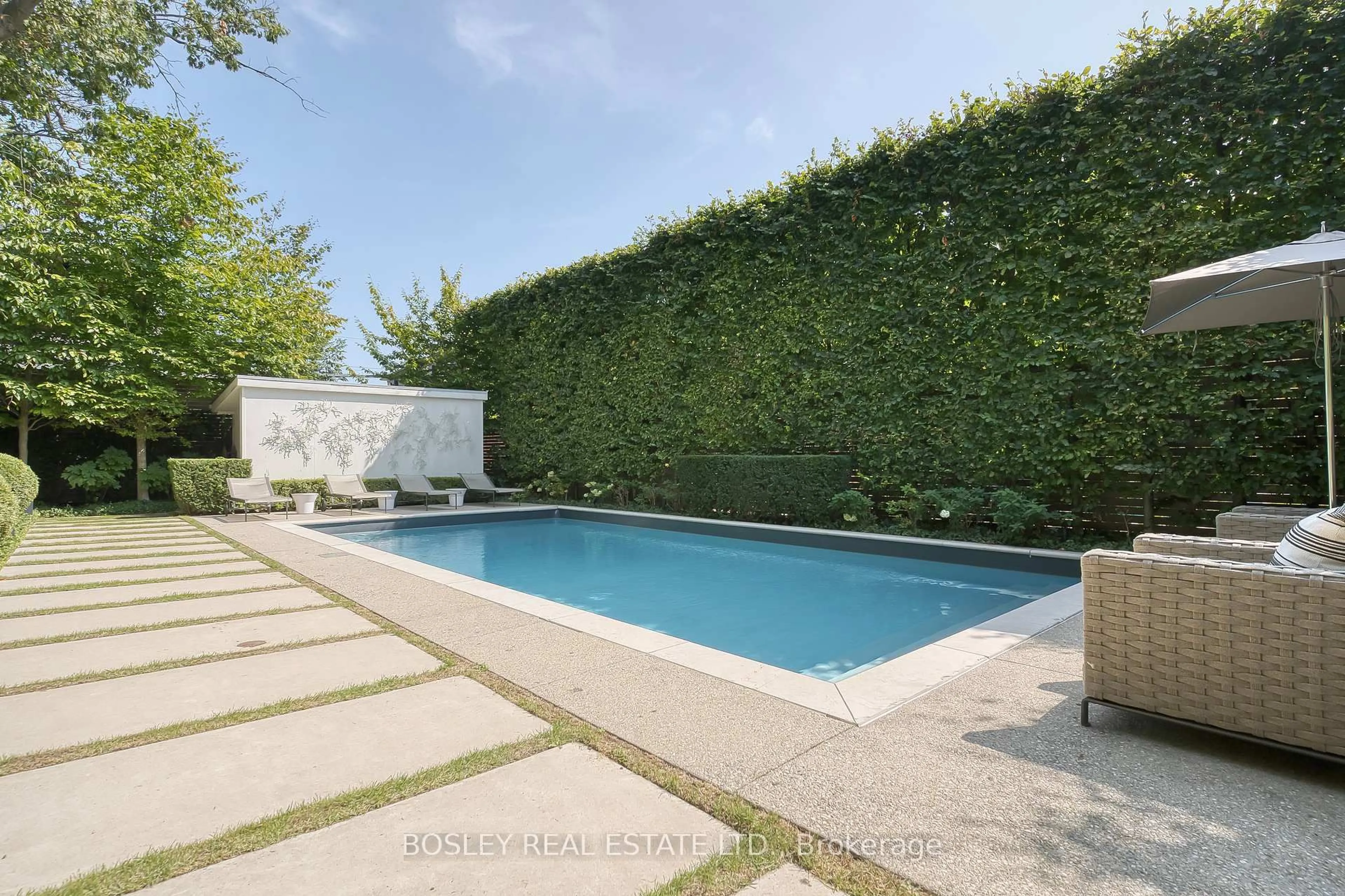 Pool for 5 Edgecombe Ave, Toronto Ontario M5N 2X1