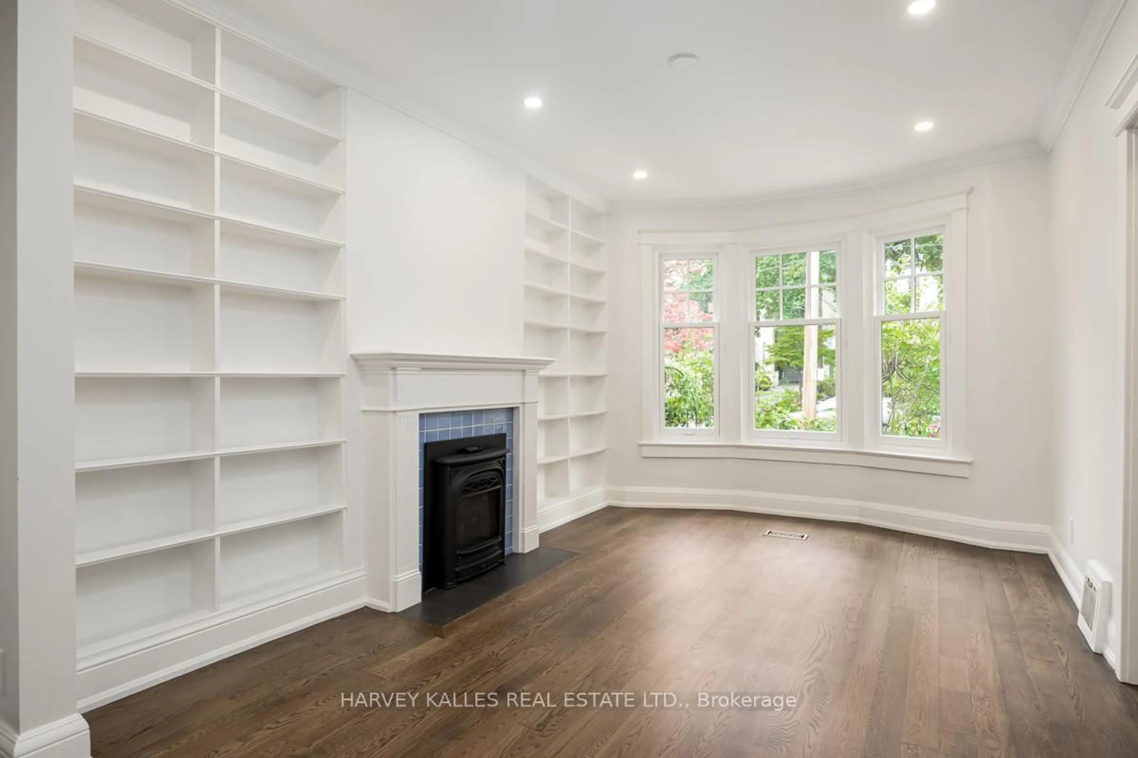 A pic of a room for 211 Cottingham St, Toronto Ontario M4V 1C4