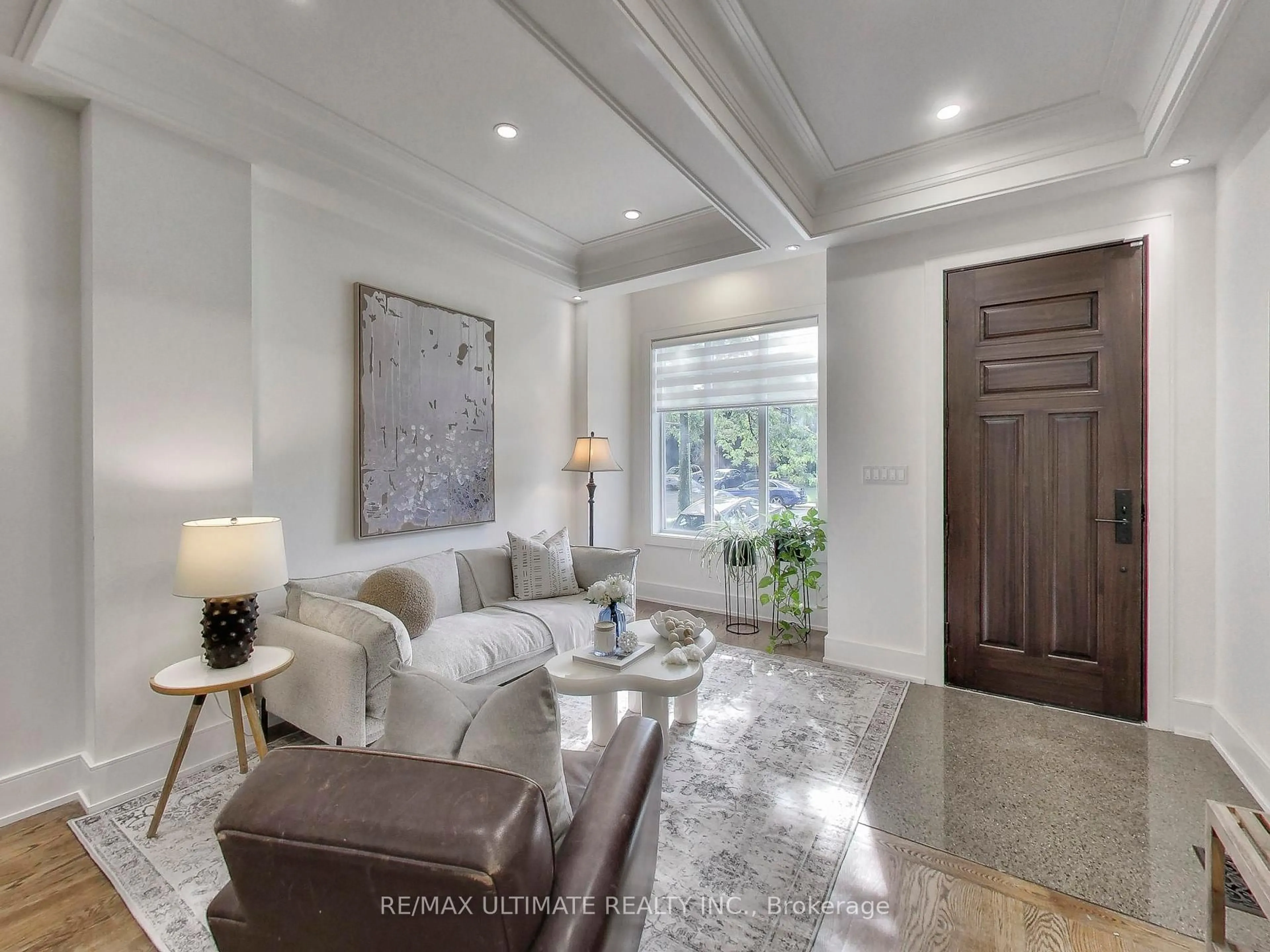 Living room with furniture, ceramic/tile floor for 35 Fleming Cres, Toronto Ontario M4G 2A9