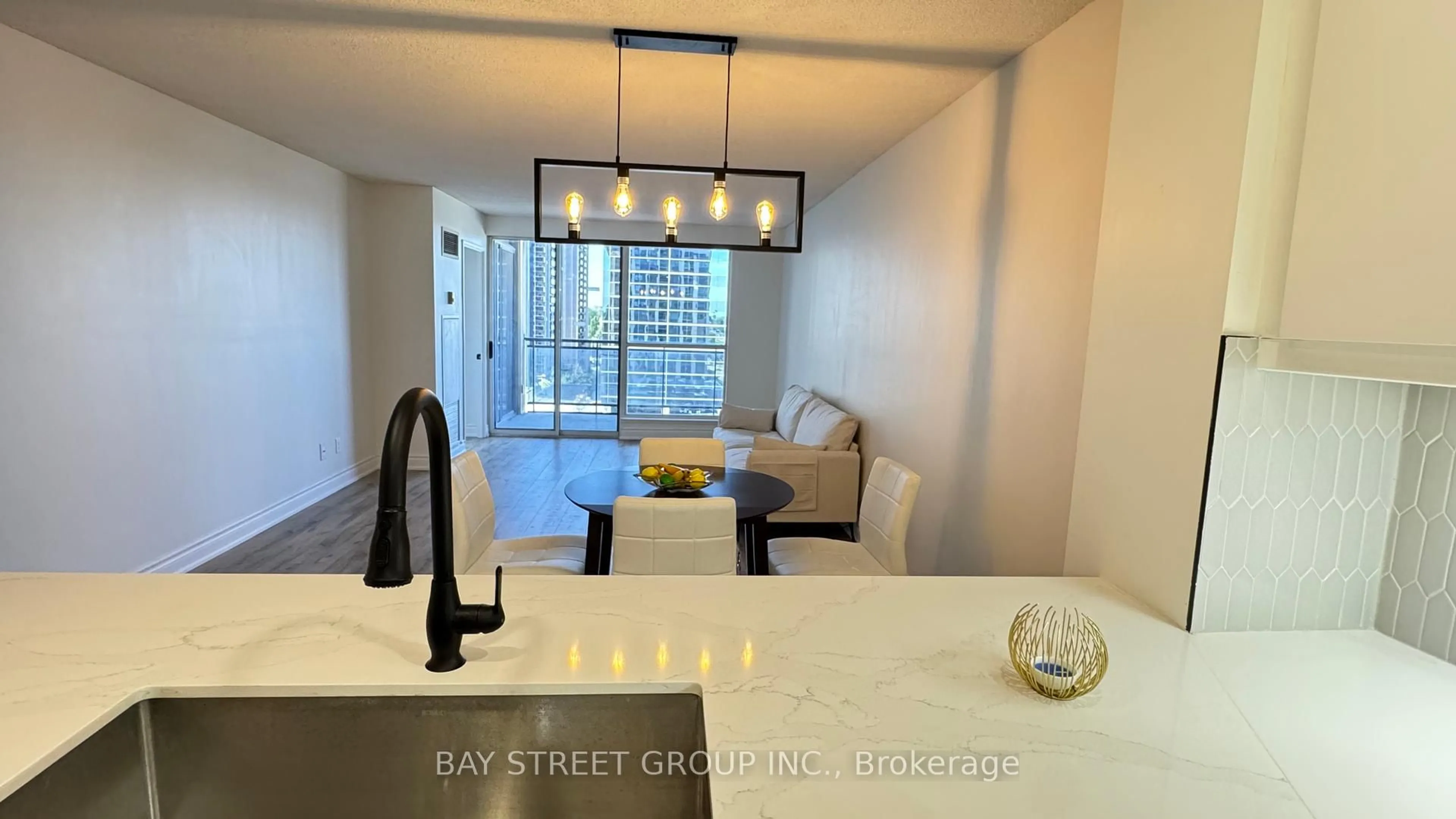 Open concept kitchen, unknown for 18 Hollywood Ave #1106, Toronto Ontario M2N 6P5