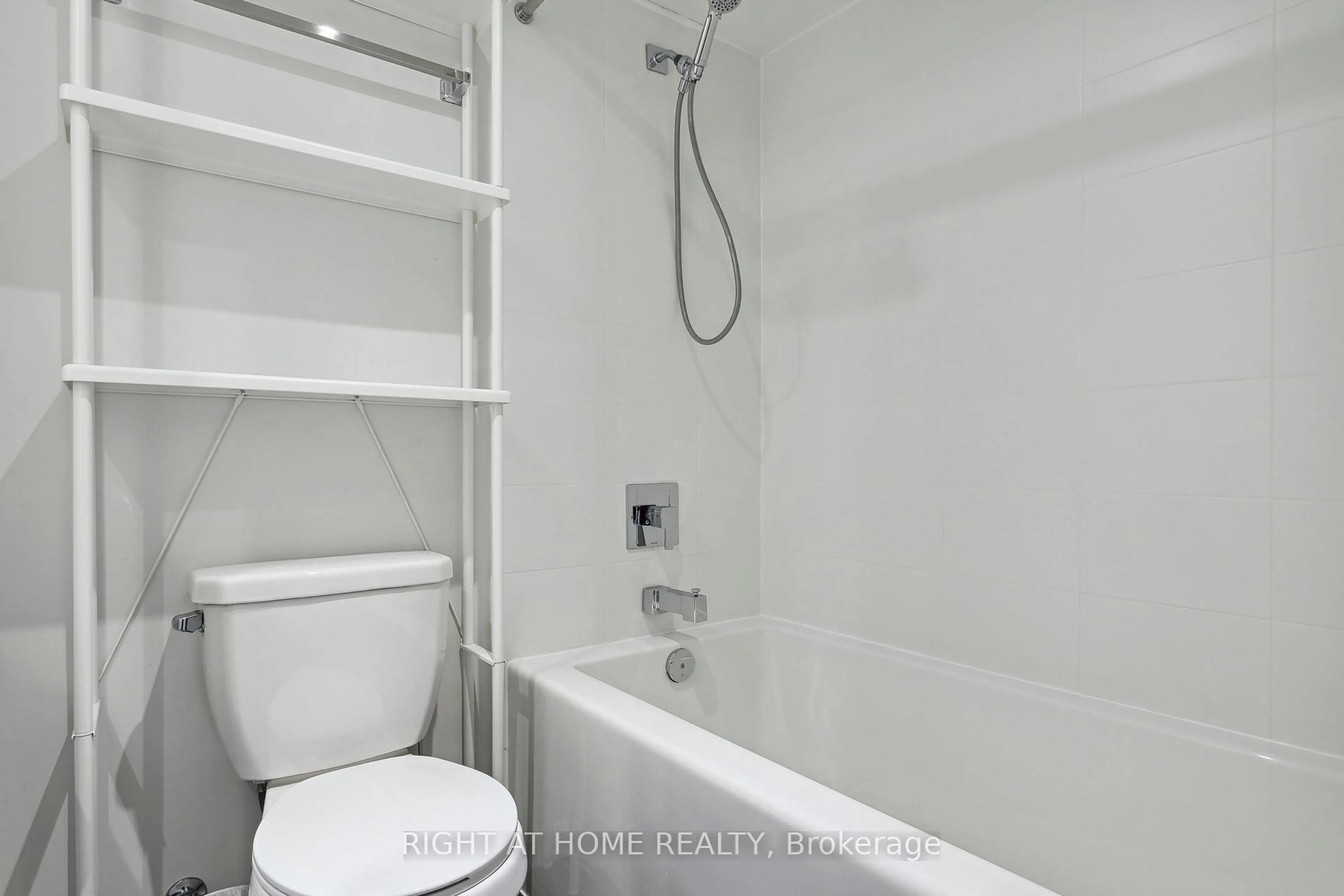 Standard bathroom, unknown for 85 East Liberty St #525, Toronto Ontario M6K 3R4