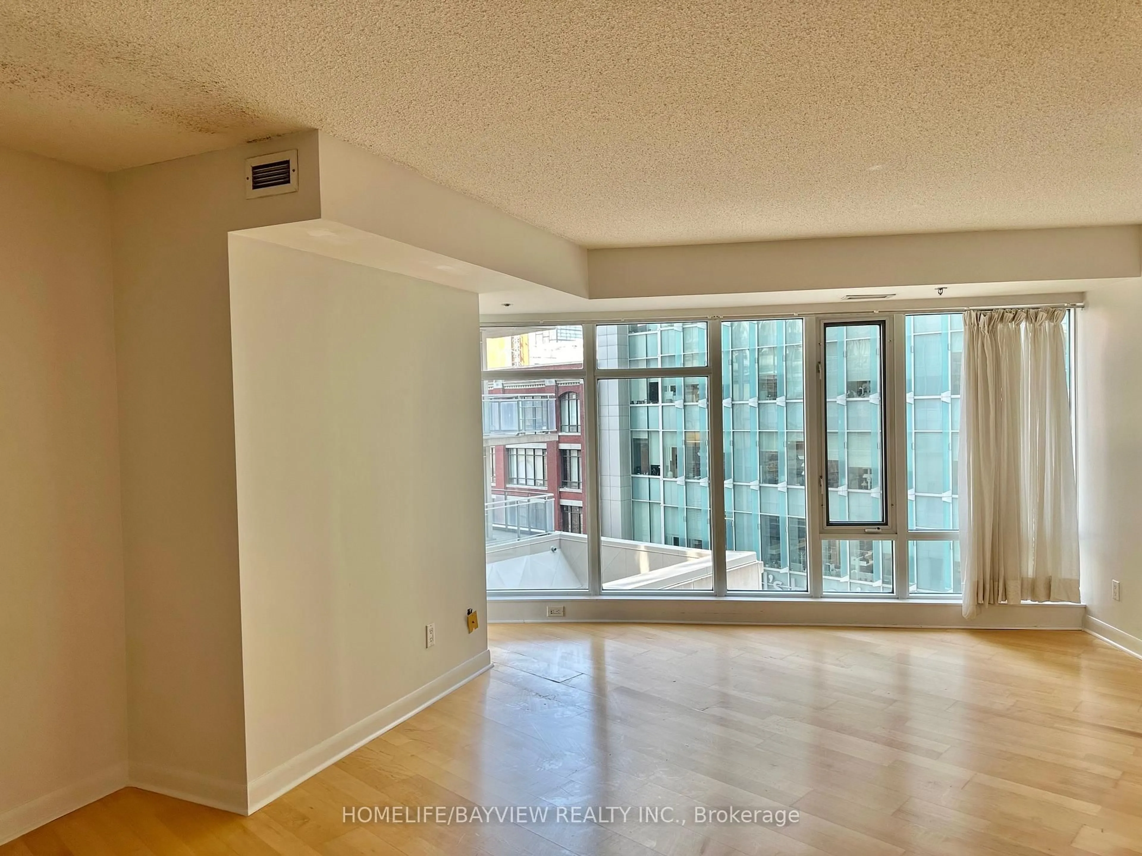 Unknown for 210 Victoria St #610, Toronto Ontario M5B 2R3