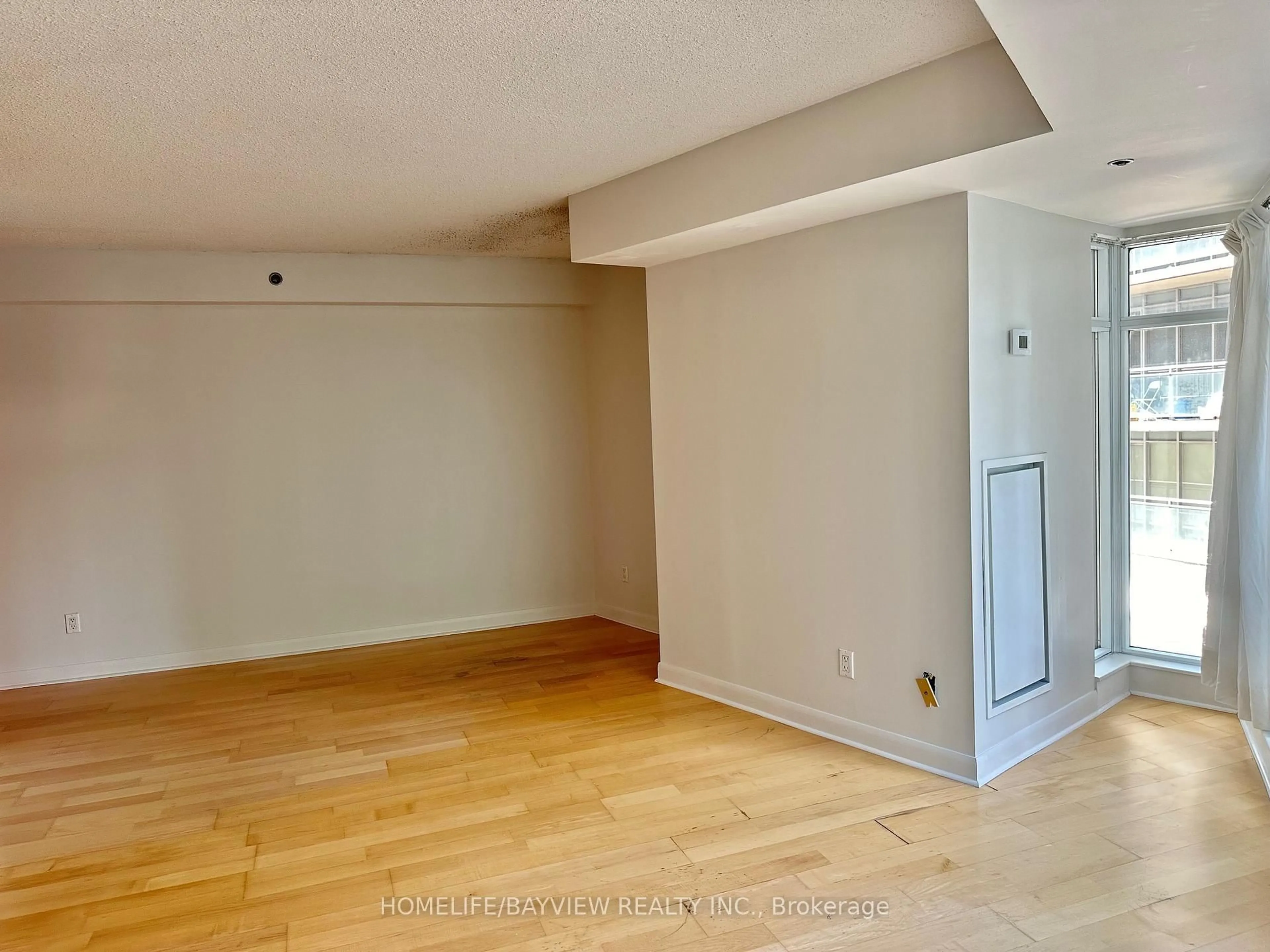 A pic of a room for 210 Victoria St #610, Toronto Ontario M5B 2R3