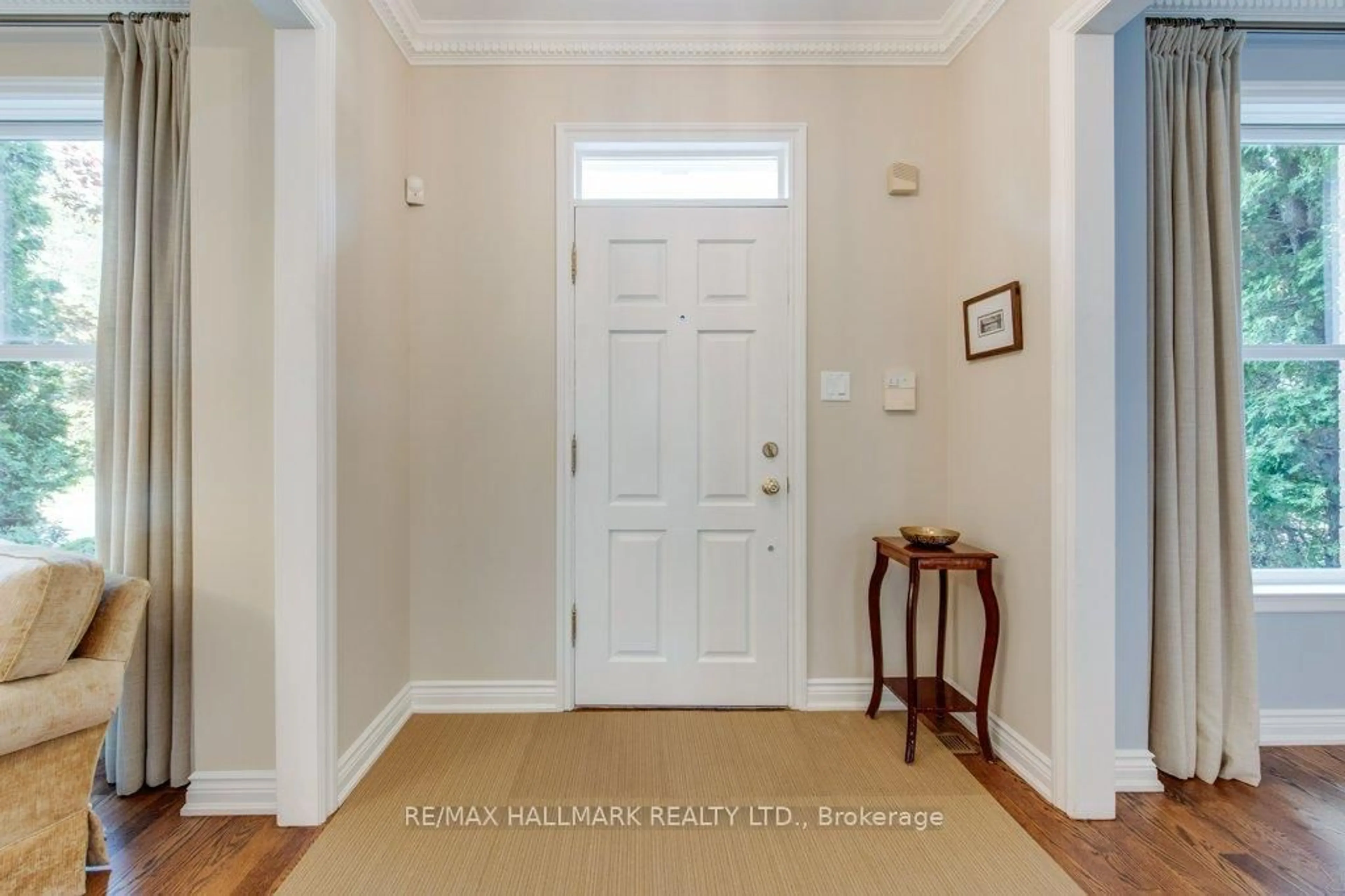 Indoor entryway for 189 Burnett Ave, Toronto Ontario M2N 1V7